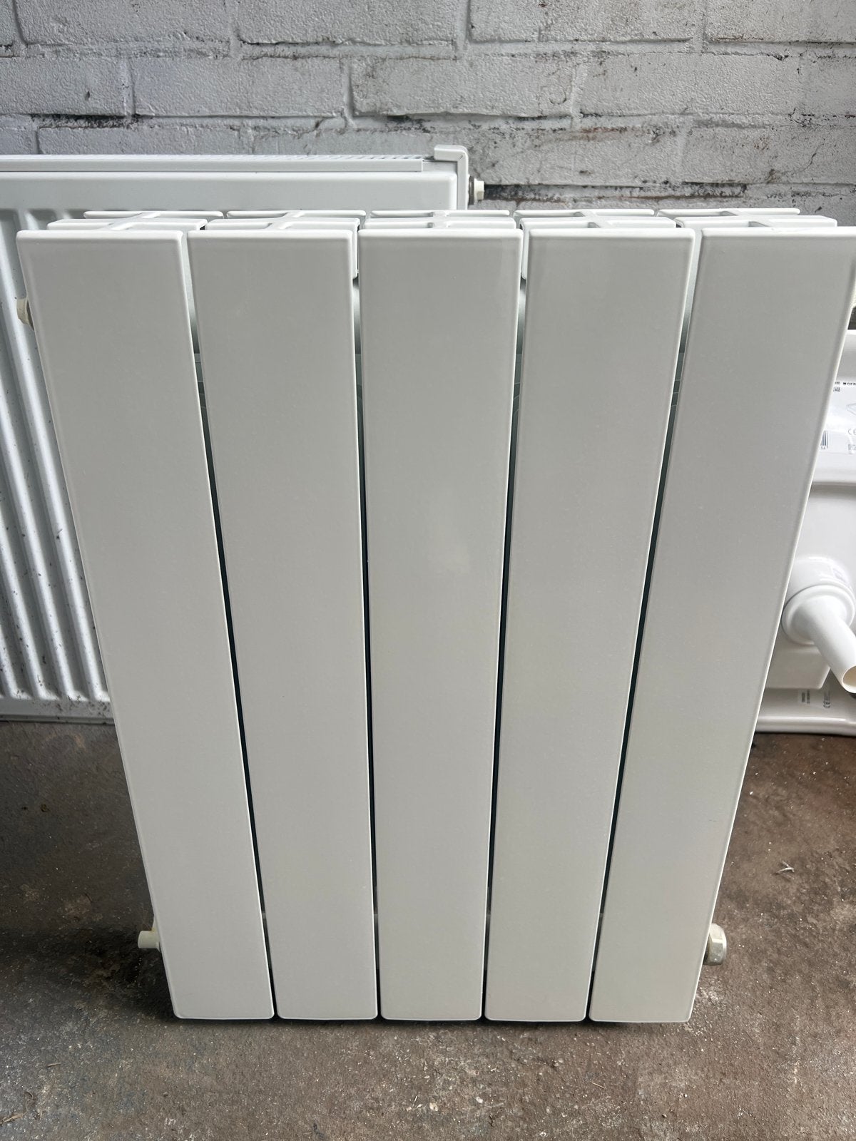 Global Radiatori VIP 500 Radiator - Zo goed als nieuw, 30 tot 80 cm, 500 tot 800 watt, Radiator, Minder dan 60 cm