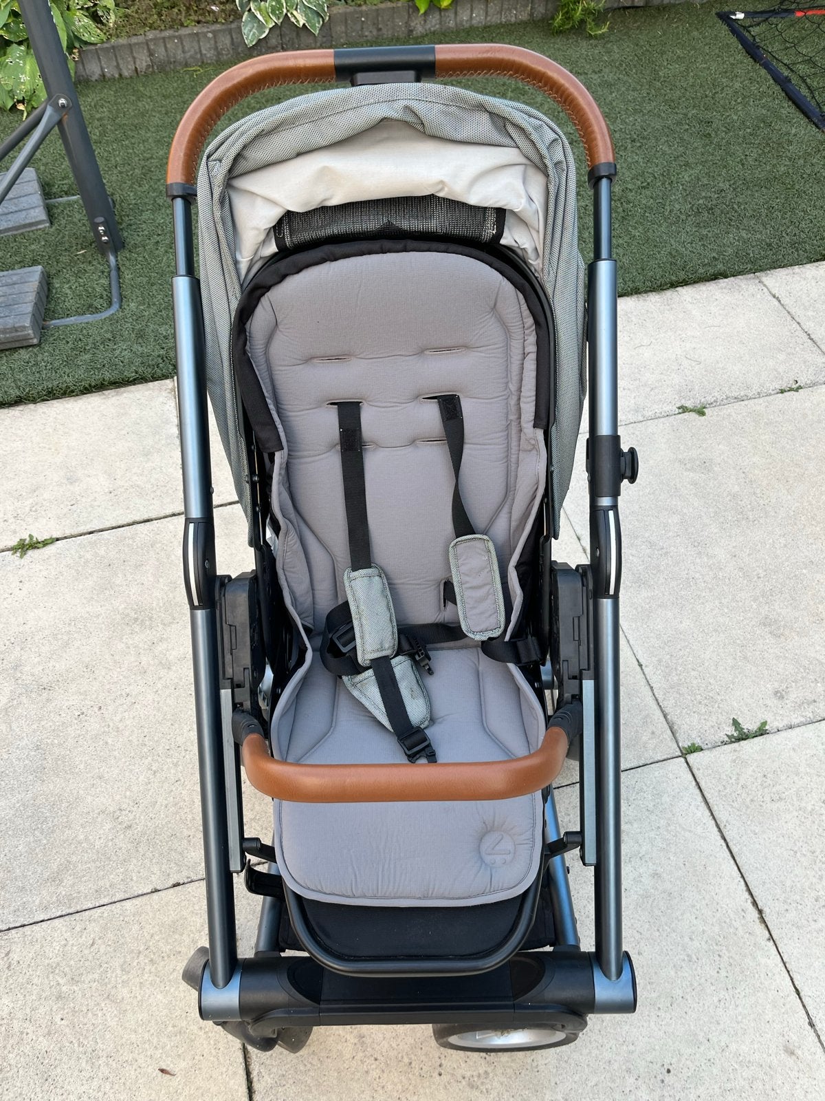 Mutsy Igo kinderwagen met reiswieg en zitje, Kinderen en Baby's, Kinderwagens en Combinaties, Ophalen, Zo goed als nieuw, Combiwagen