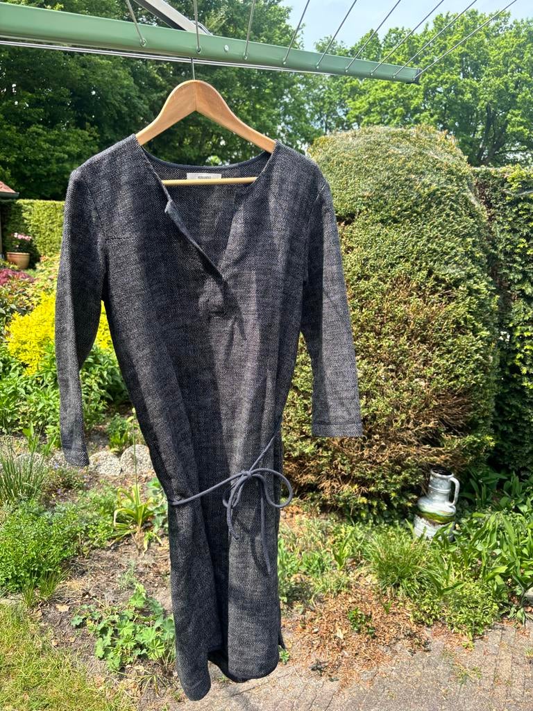 Humanoid jurk dames M - stevige mooie stof, Kleding | Dames, Jurken, Ophalen of Verzenden, Zo goed als nieuw, Maat 38/40 (M), Grijs
