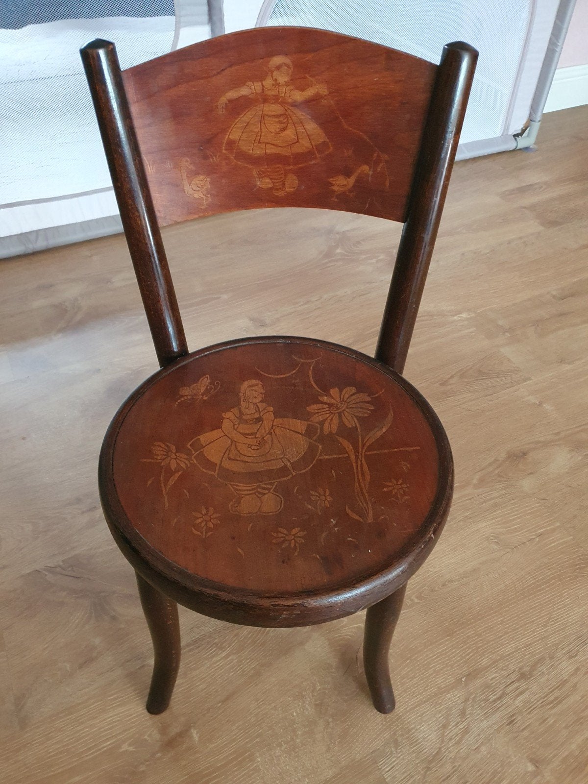 Antiek oud kinderstoeltje van meubelmaker Fischel, Antiek en Kunst, Ophalen