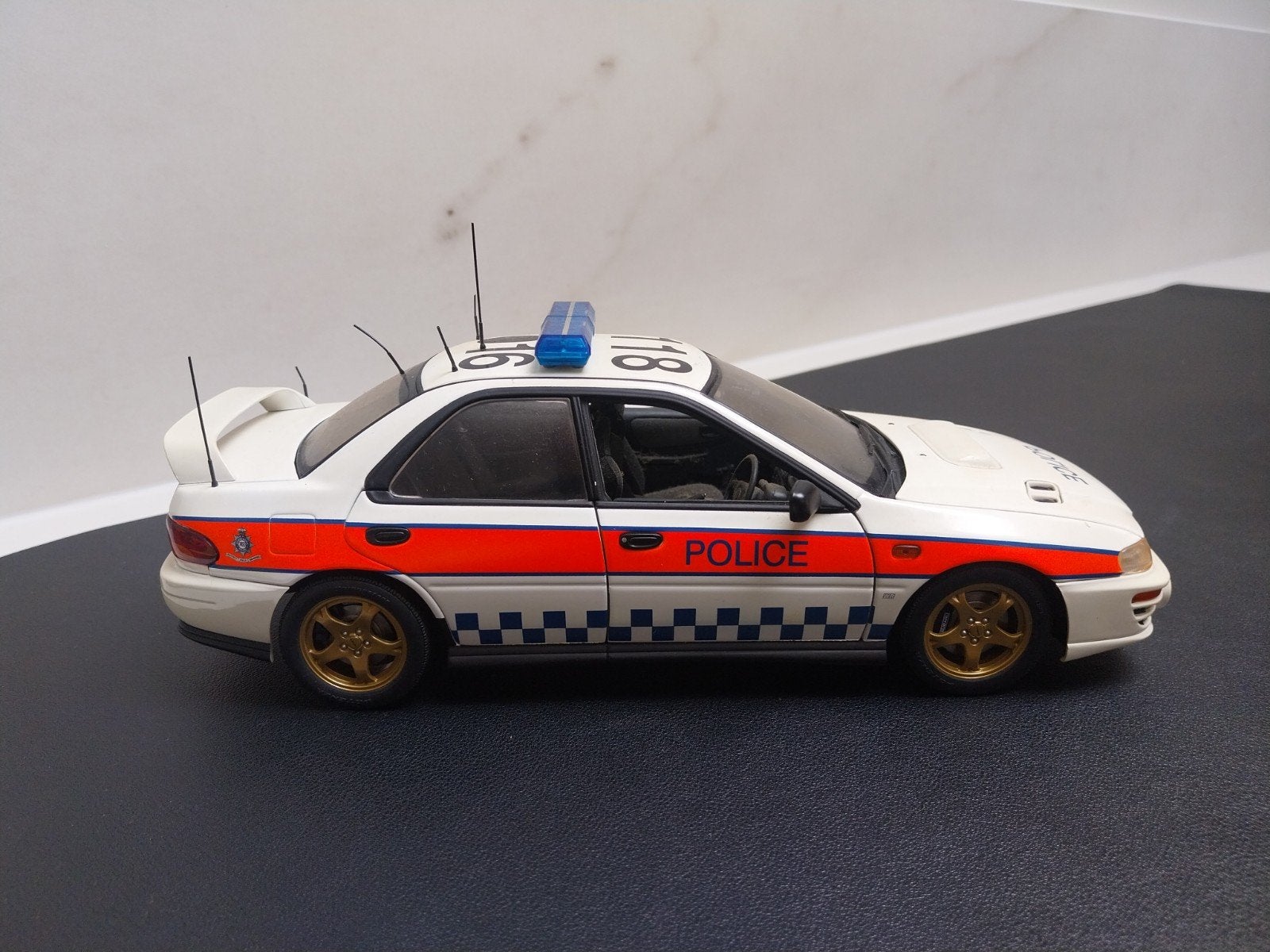 Subaru Impreza Politie Modelauto, Ophalen, Auto, 1:32 tot 1:50, Zo goed als nieuw