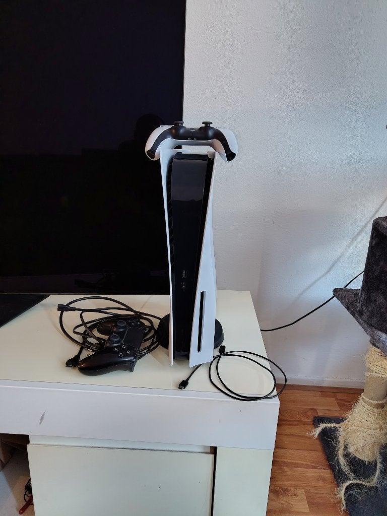PS5 Disc 1 TB Lichtgebruikt (15mnd) met 2 Controllers, Spelcomputers en Games, Ophalen, Gebruikt, Playstation 5
