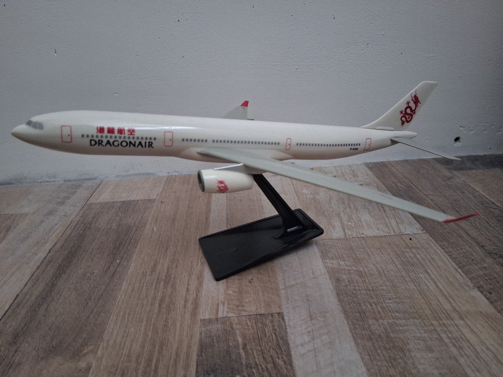 Dragonair model vliegtuig, Ophalen, Zo goed als nieuw, Schaalmodel