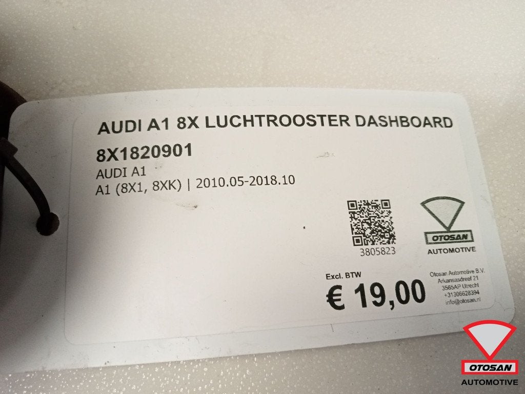 Audi A1 8X Luchtrooster Dashboard 8X1820951, Gebruikt, AUDI AG, Auto-Union-Strasse 1
85045  Ingolstadt, DE, Kundenbetreuung@audi.de
