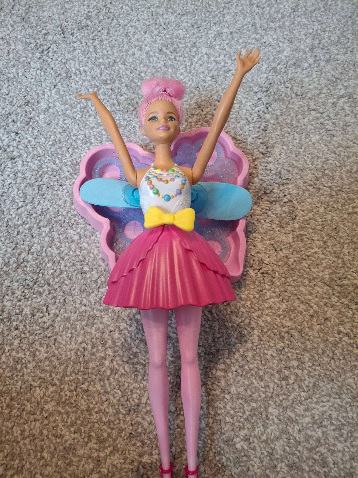 Bellenblaasbarbie met Vlinder Vleugels, Kinderen en Baby's, Speelgoed | Poppen, Ophalen of Verzenden, Zo goed als nieuw, Barbie