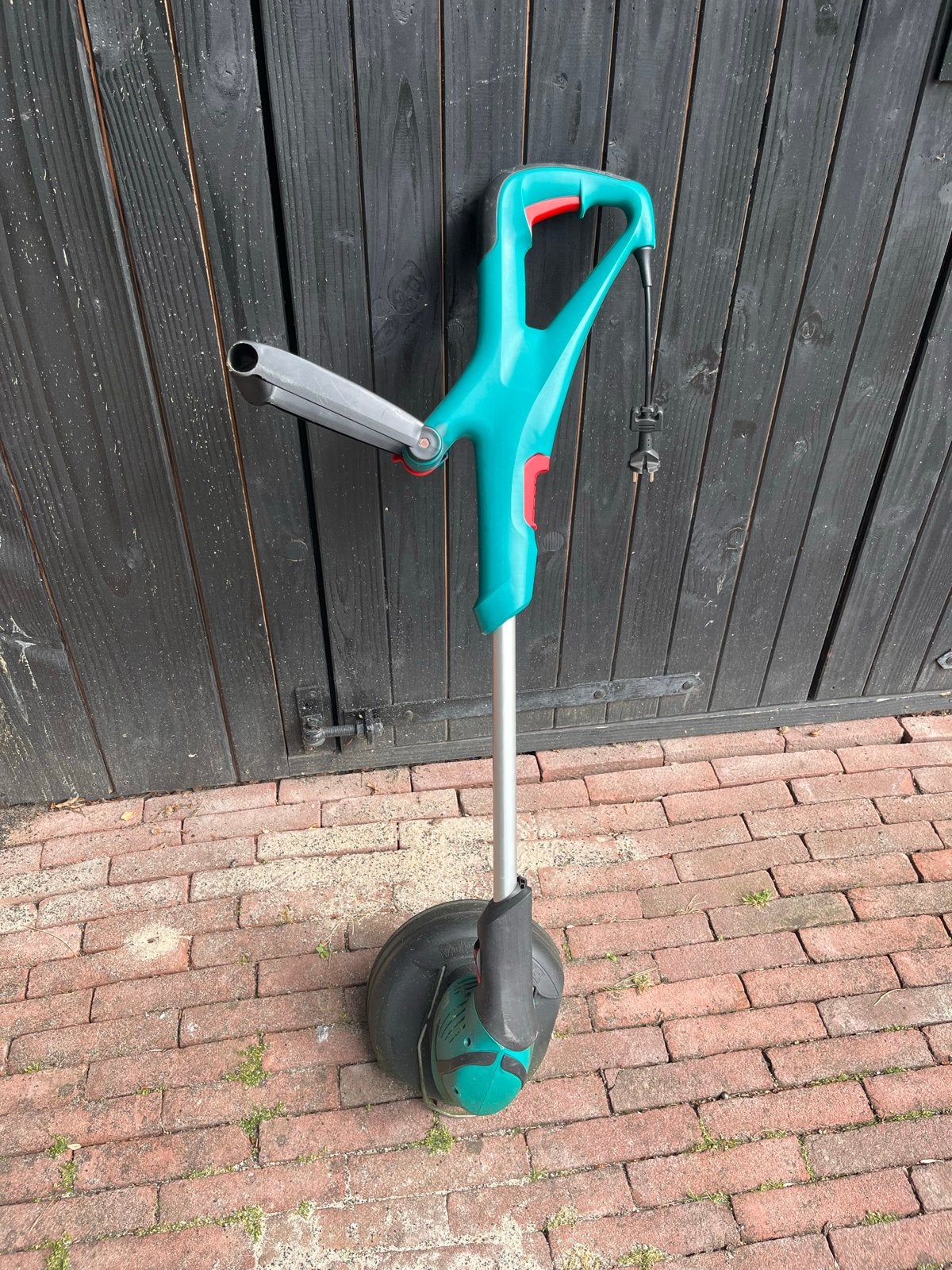 Bosch ART24 grastrimmer, Ophalen, Cirkelmaaier, Gebruikt, Elektrische grasmaaier