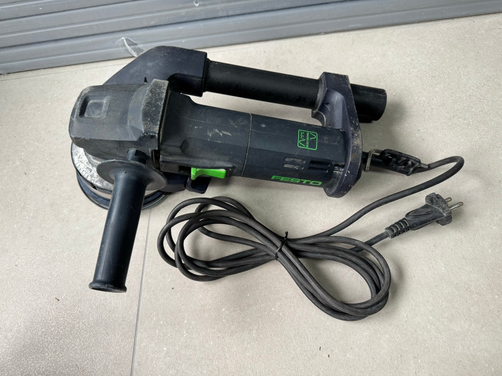 Festo SAF 750E renovatiefrees goede staat, Ophalen, Gebruikt, 700 tot 1000 watt, Rechte handslijpmachine