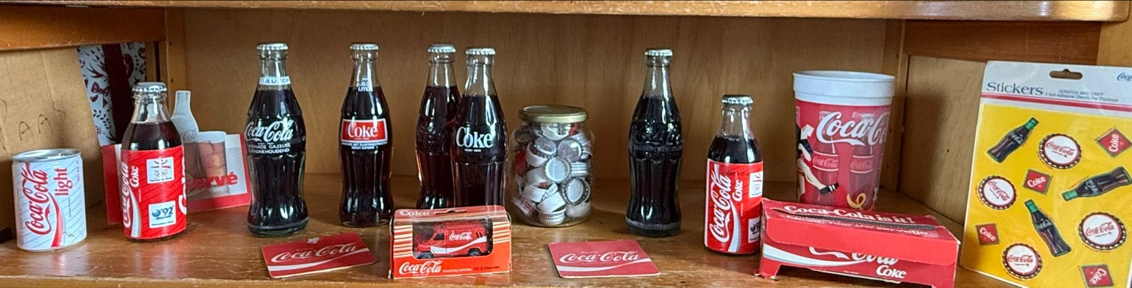 Coca-Cola verzameling: flessen, blikjes, stickers en meer, Verzamelen, Ophalen of Verzenden, Zo goed als nieuw, Overige typen