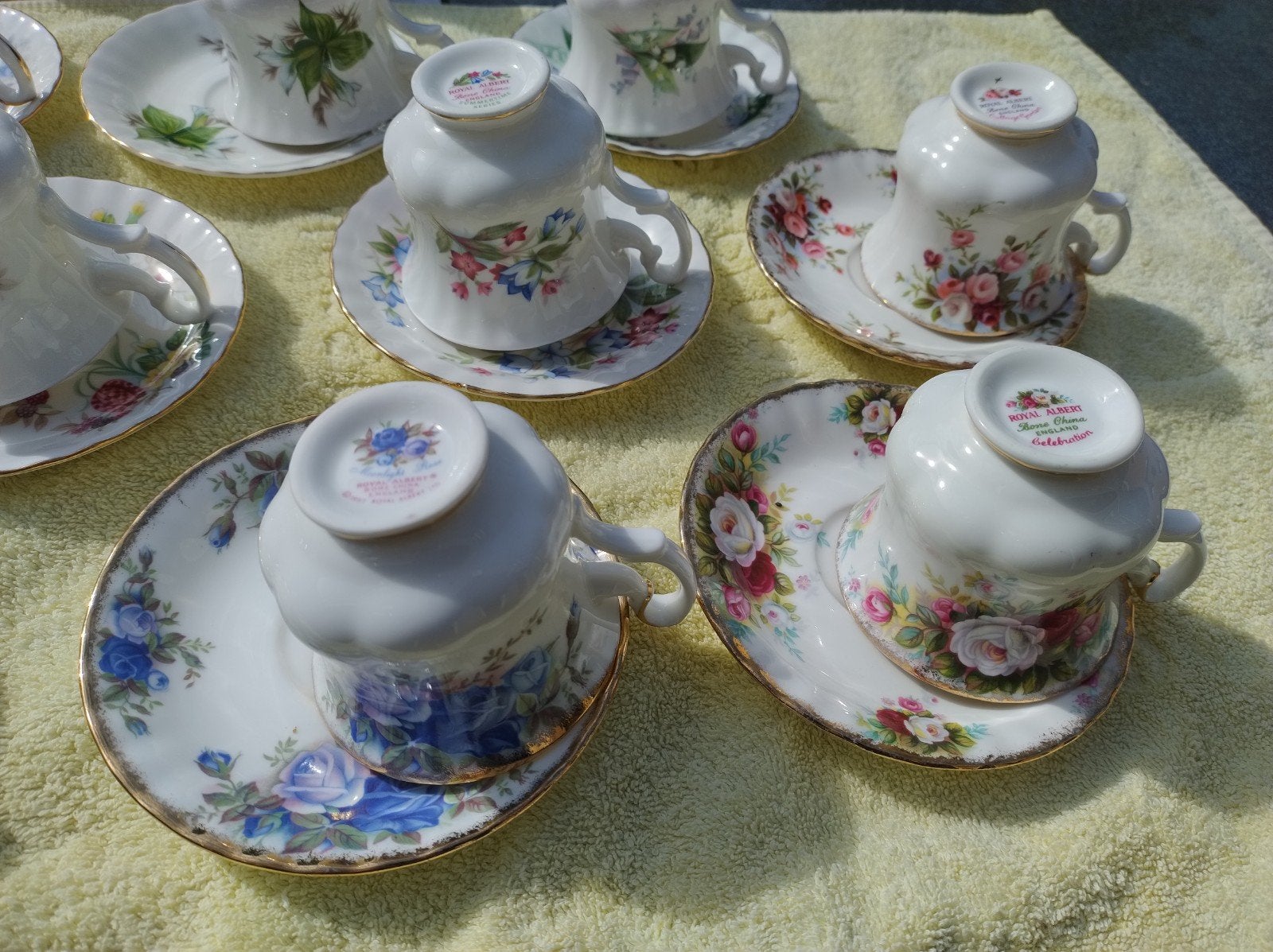 Royal Albert porselein servies
15 x kop en schotel compleet, Antiek en Kunst, Ophalen