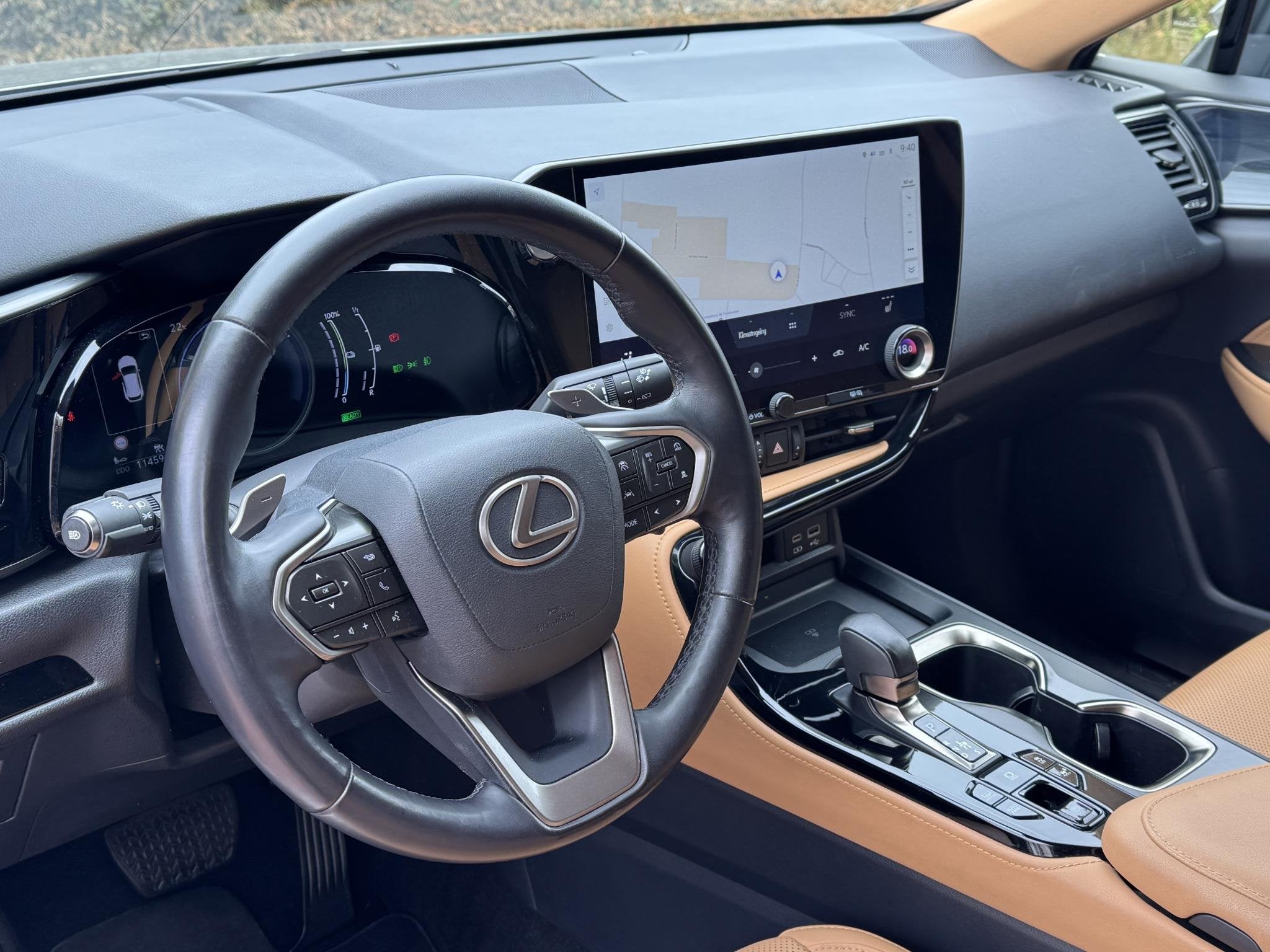 Lexus NX 450h+ AWD 360cam Trekhaak Dealer onderhouden, Auto's, Automaat, 309 pk, Gebruikt, Euro 6
