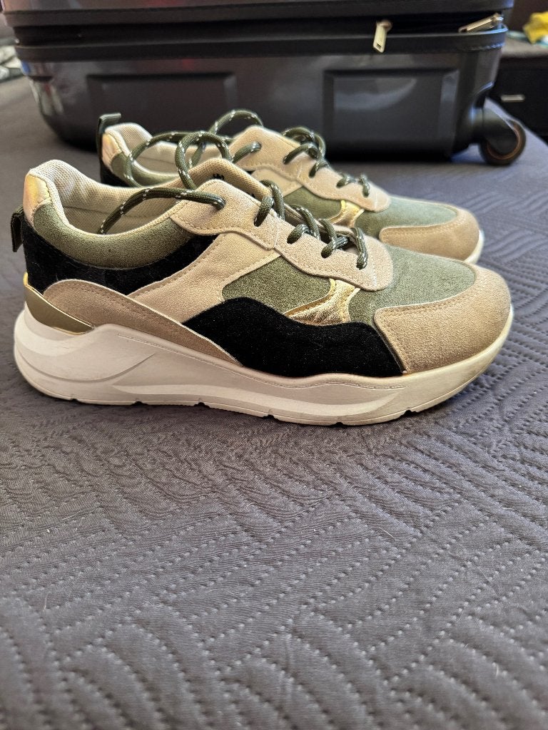 Groen/beige/zwart sneakers, Overige kleuren, Ophalen of Verzenden, Gedragen, Sneakers of Gympen