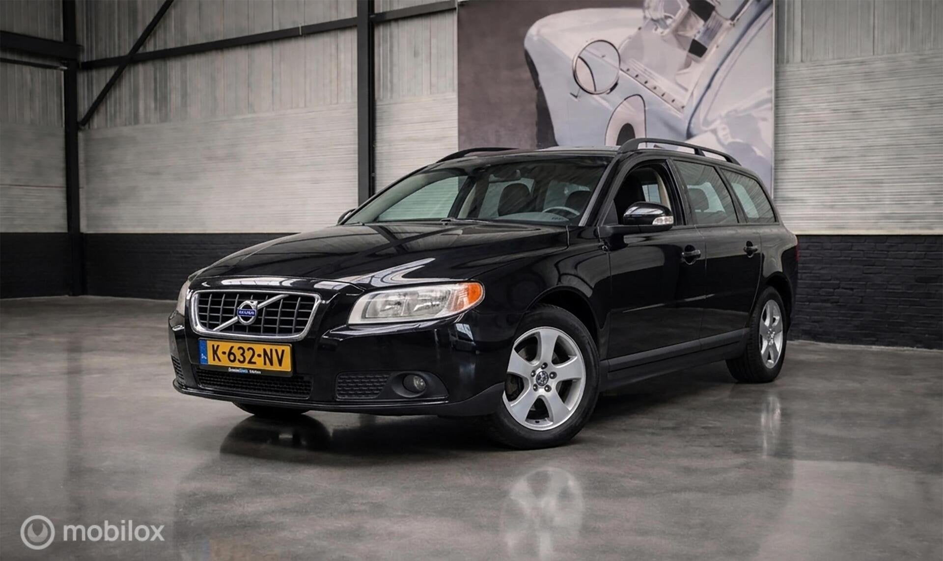 Volvo V70 2.0, Auto's, Volvo, 145 pk, Gebruikt, 4 cilinders, Zwart