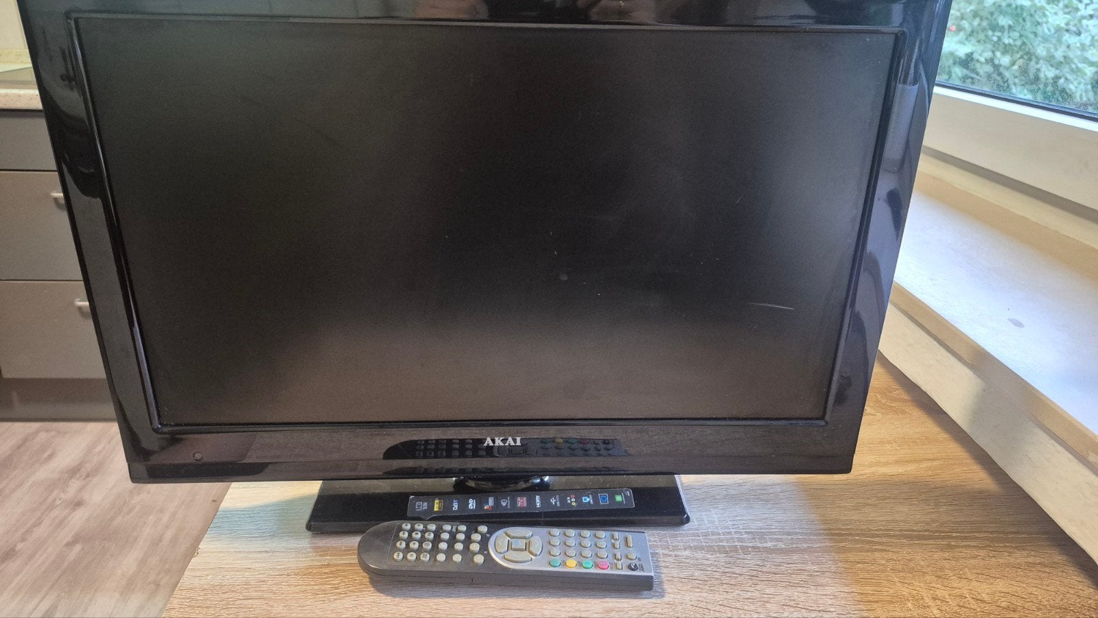 Akai ALED2205TBK LED TV met afstandsbediening, Audio, Tv en Foto, Ophalen of Verzenden