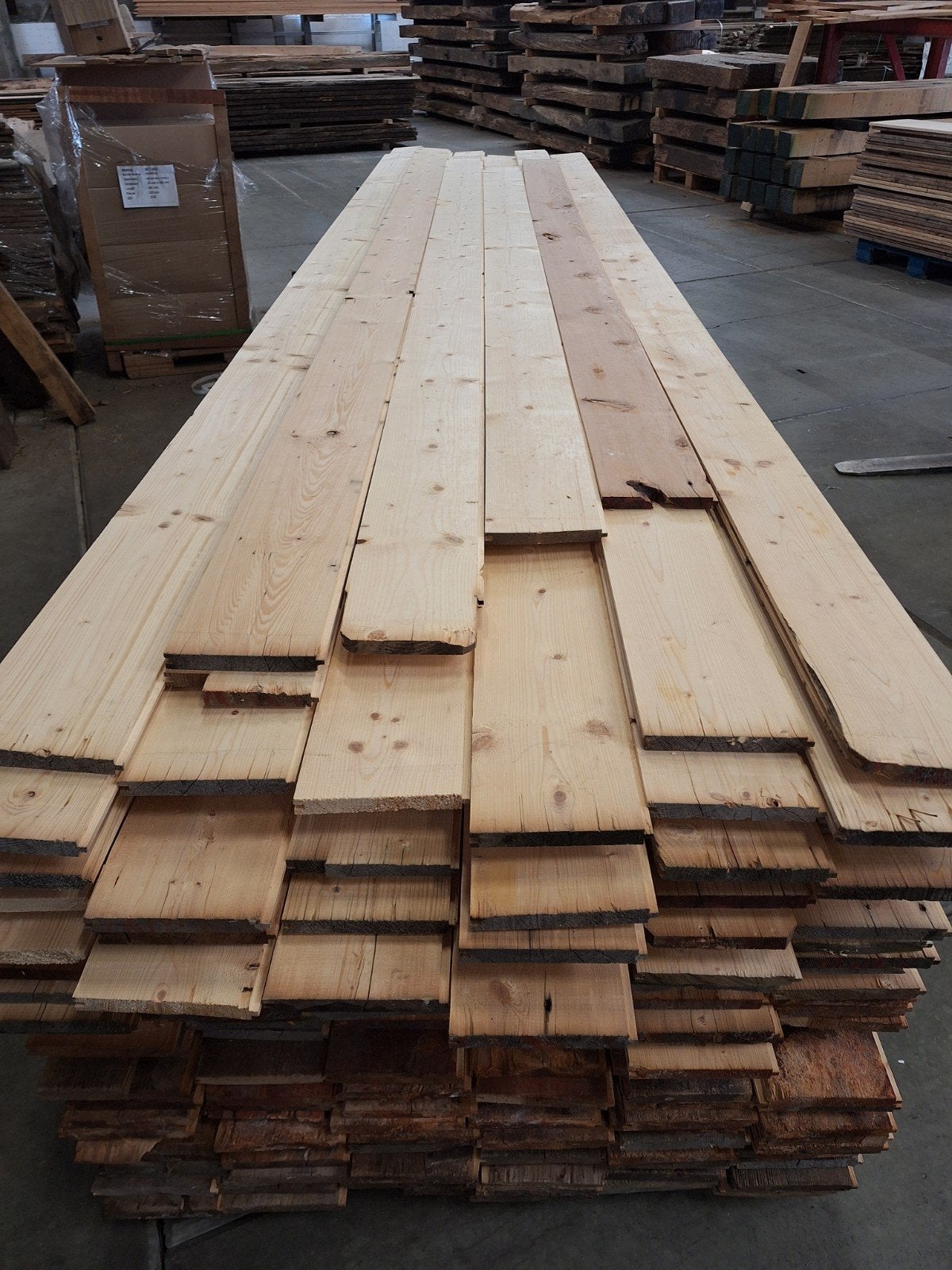 sloophout brede  grenen  planken  Herzaagd  mes en groef, Nieuw, Velsenstraat  2, 10 m² of meer, 10 tot 30 cm
