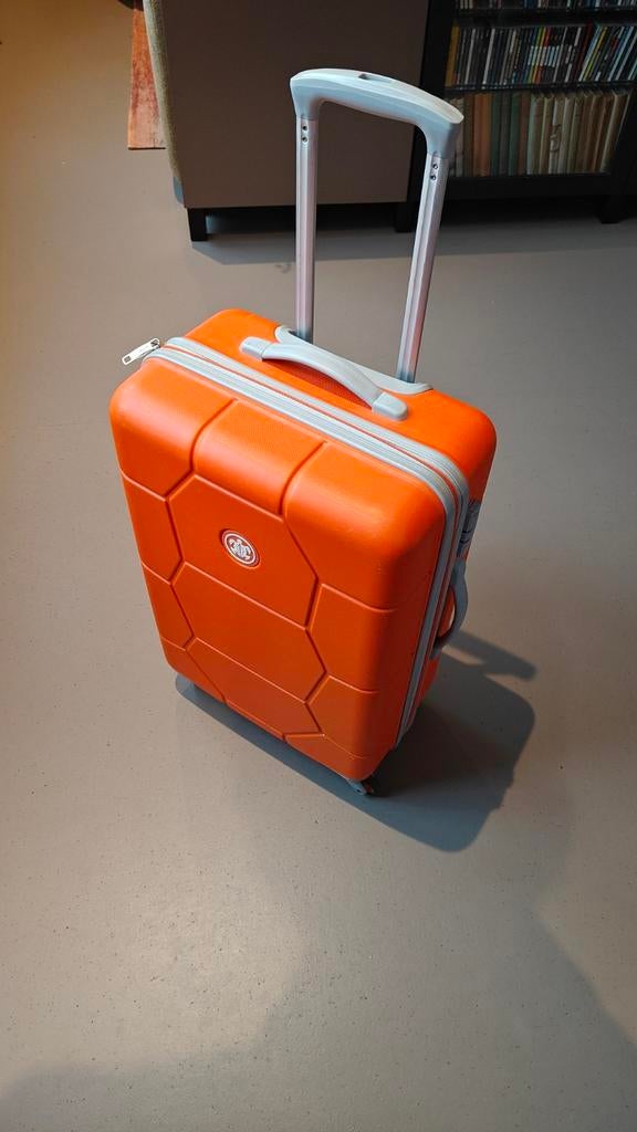 Middelgrote koffer van Suit Suit, handgreep schuift niet in, Gebruikt, 50 tot 60 cm, Hard kunststof, 35 tot 45 cm