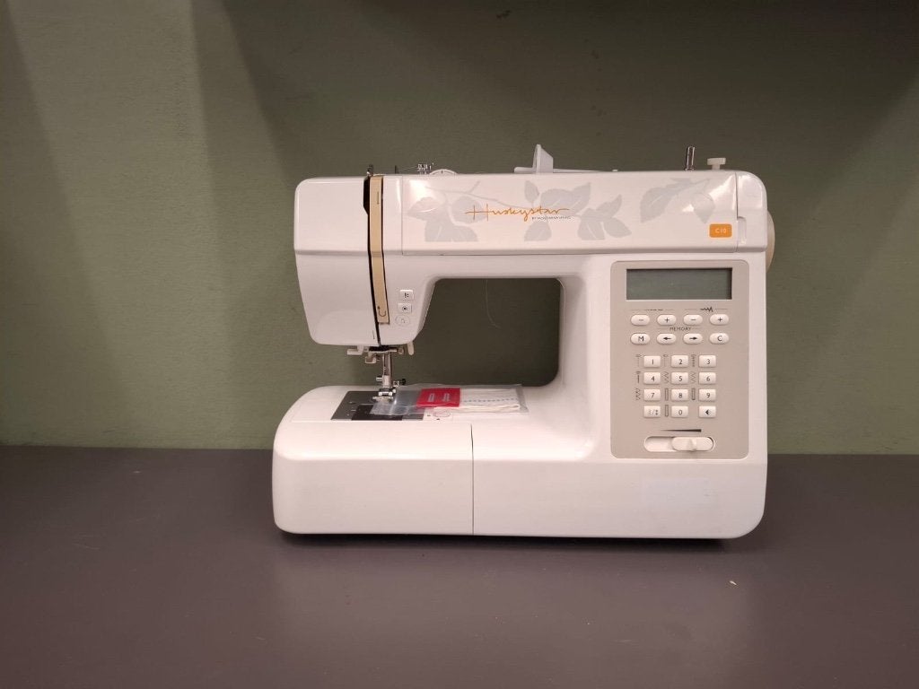 Huskystar C10 naaimachine, Ophalen of Verzenden, Zo goed als nieuw, Naaimachine, Husqvarna