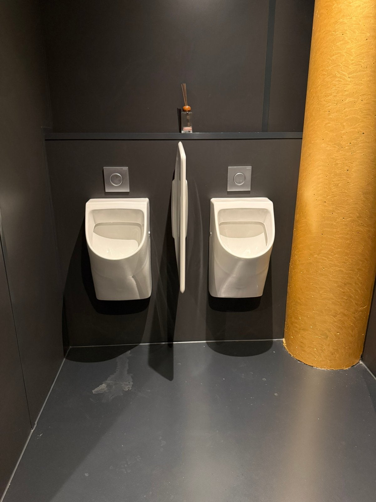 Hang Urinoirs van Sphinx, Doe-het-zelf en Verbouw, Ophalen, Zo goed als nieuw, Toilet