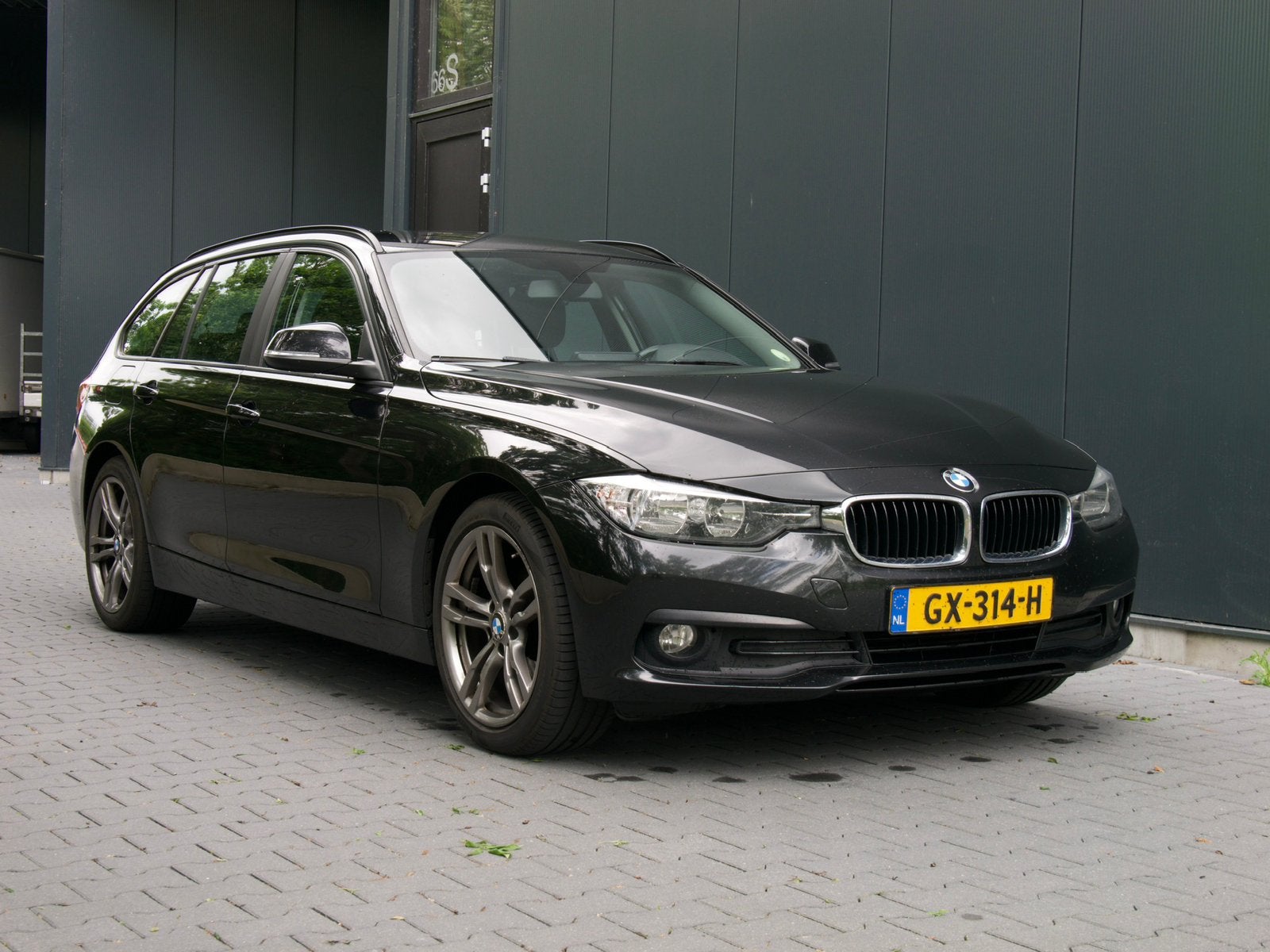 BMW 3-Serie 2.0 316D Touring 2015 Zwart M velg LCi, Auto's, BMW, Achterwielaandrijving, 1995 cc, 4 cilinders, Zwart