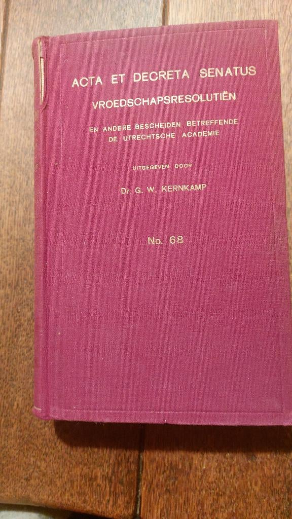 geschiedenis van de Utrechtse universiteit: ACTA ET DECRETA, Ophalen of Verzenden, 20e eeuw of later, Gelezen