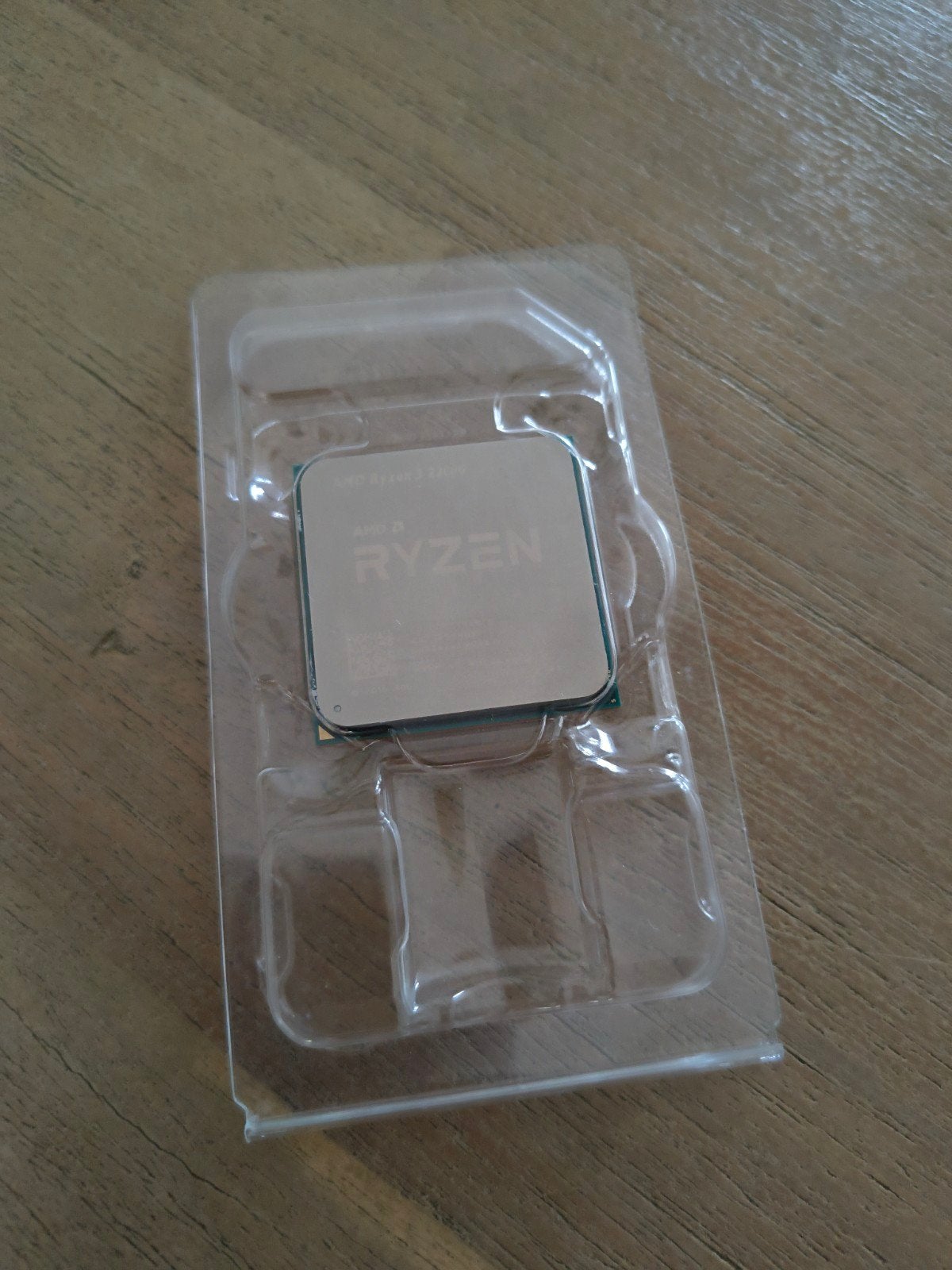 AMD Ryzen 3 2200G Processor, Computers en Software, Processors, Gebruikt, 4-core, AM4, 3 tot 4 Ghz