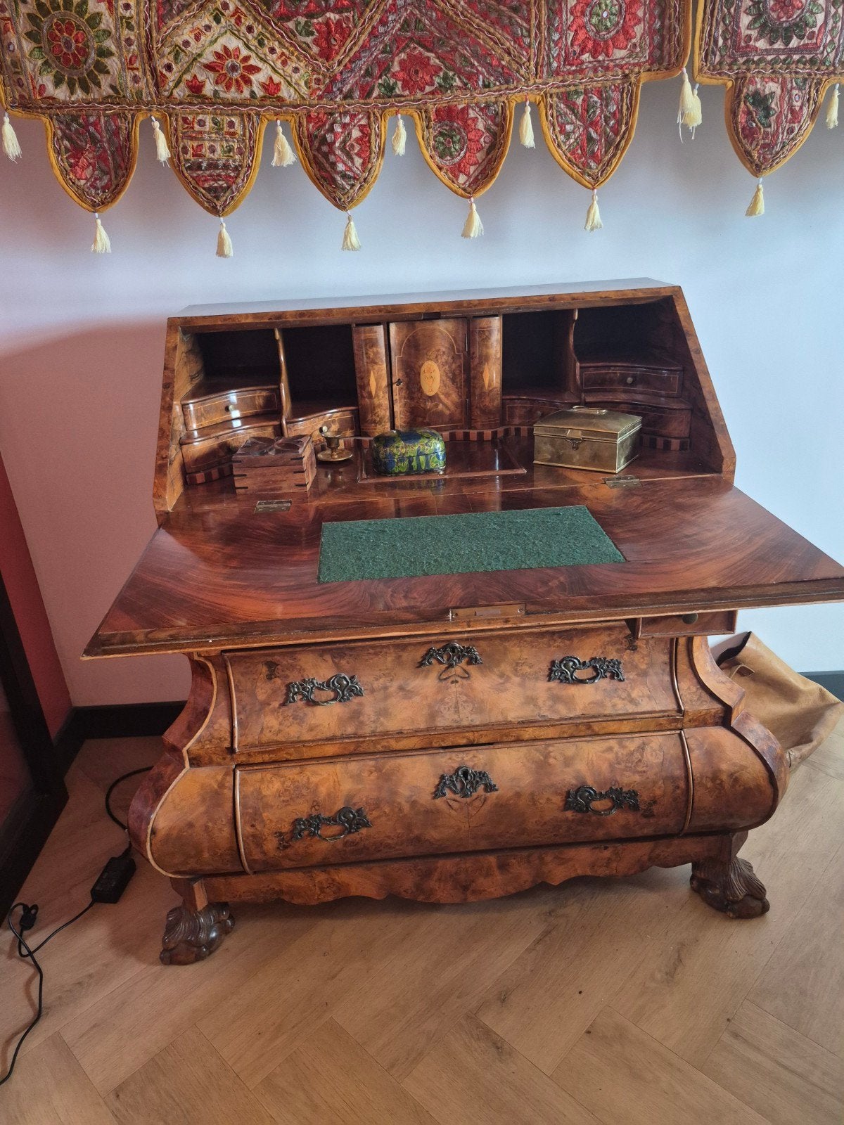Antiek Biedermeier secretaire met intarsia en klauwpoten, Ophalen