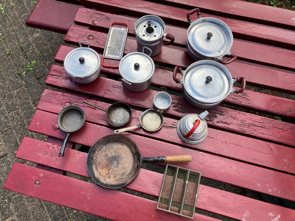 kinder keuken pannen 13 deling, Ophalen of Verzenden, Gebruikt, Overige materialen, Speelkeuken-accessoire