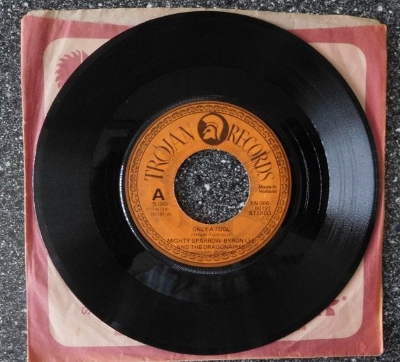 Mighty Sparrow & ByronLee - only a fool & make the world go, Verzenden, 7 inch, Single, Zo goed als nieuw