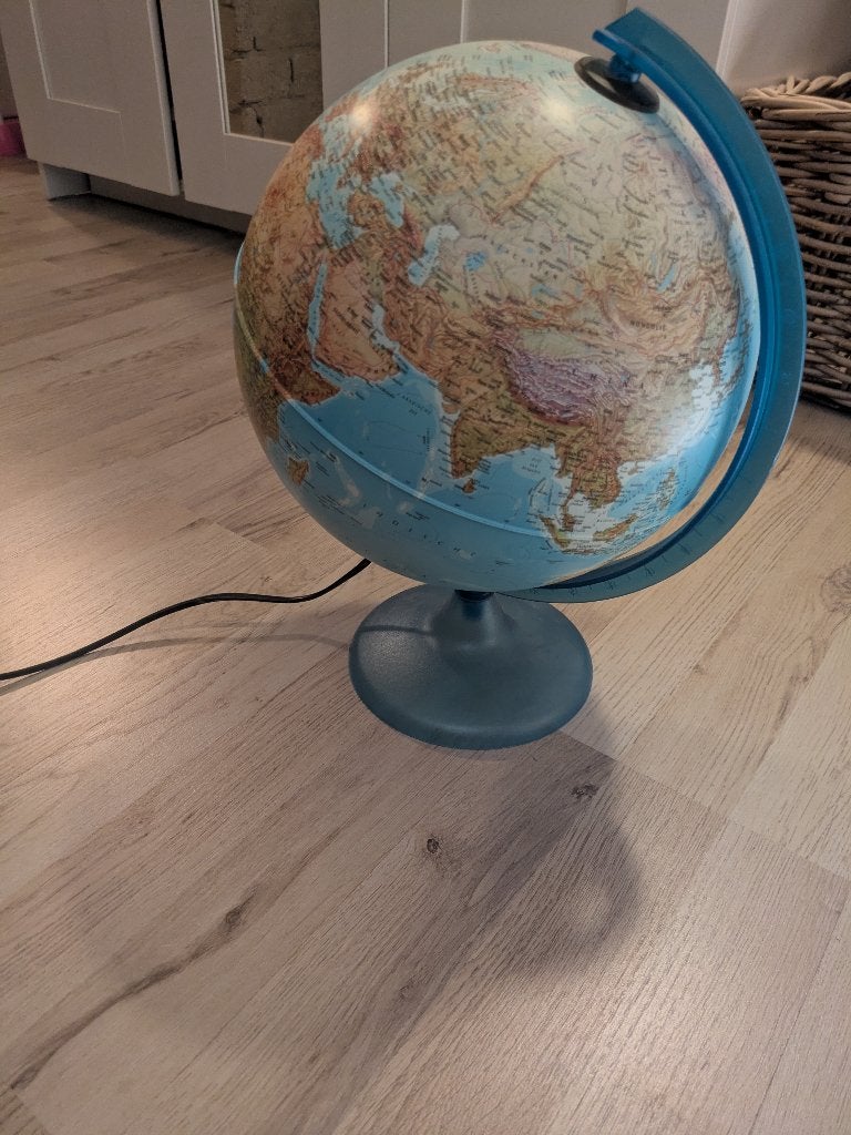 Wereldbol met lamp, Ophalen, Gebruikt, Met licht