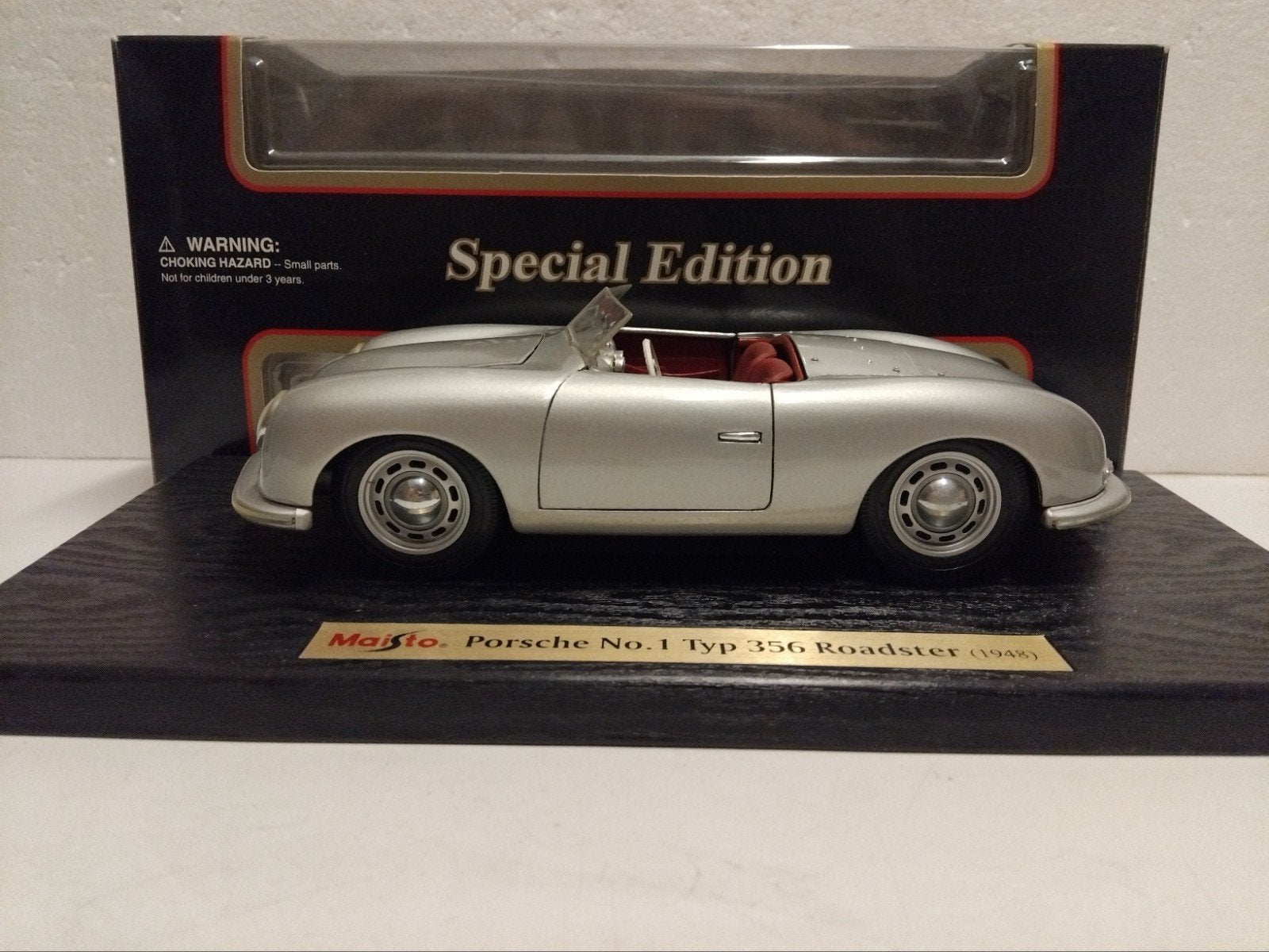 Porsche 356 Roadster 1948 Typ 1 silver Maisto metal 1:18 KRD, Hobby en Vrije tijd, Modelauto's | 1:18, Ophalen of Verzenden, Zo goed als nieuw