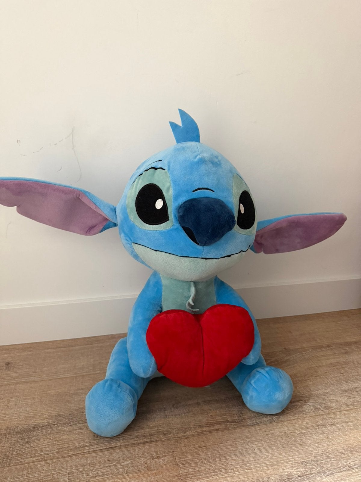 Stitch knuffel met hartje 50cm nieuw, Disney, Overige typen, Nieuw, Ophalen of Verzenden