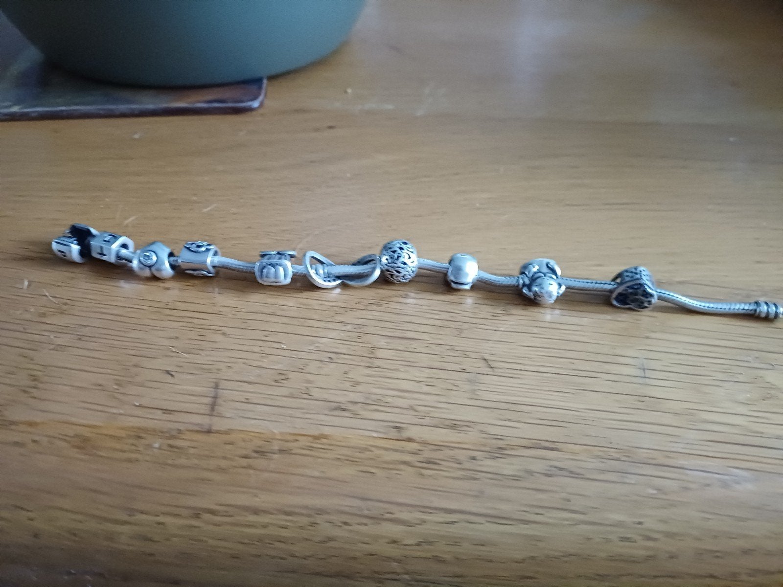 Pandora armbandje met 9 bedels, Verzenden, Pandora, Zo goed als nieuw, 4 bedels of meer