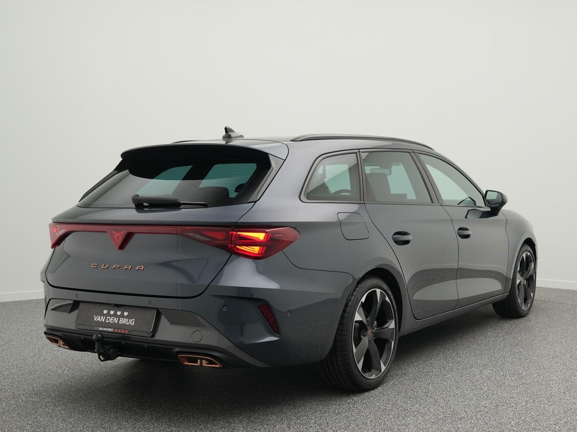 Cupra Leon Sportstourer 1.5 TSI 204pk e-Hybrid Business | Tr, Auto's, Cupra, Stof, 4 cilinders, 26 kWh, Plug-in hybride