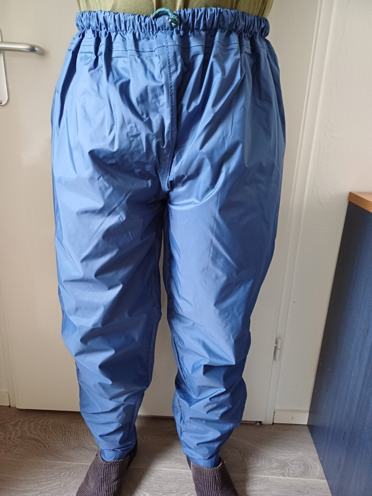 Zeer mooie, NIEUWE regenbroek mt L van AGU sport, QUARTO, Ophalen of Verzenden, Nieuw