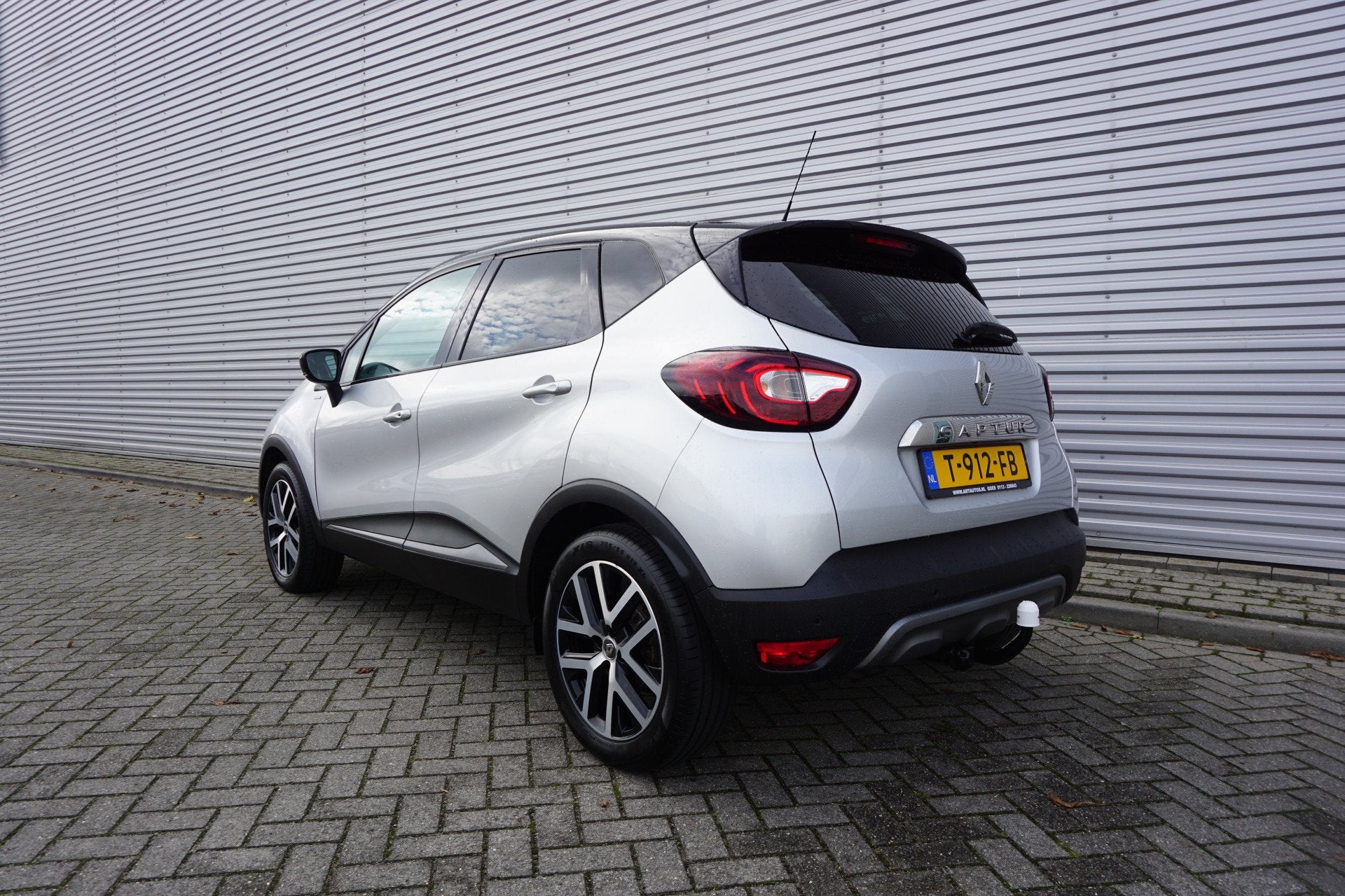 Renault Captur 1.3 TCe Version S AUTOMAAT - Airco / Navi / C, Auto's, Gebruikt, Euro 6, 4 cilinders, 150 pk