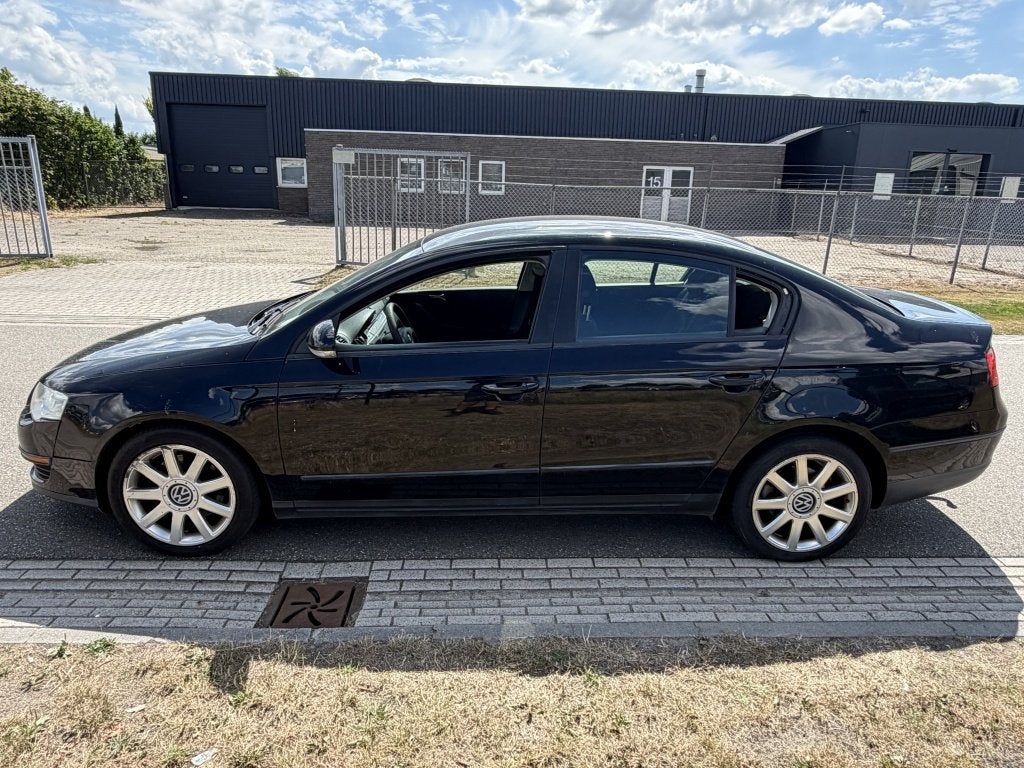 Volkswagen Passat 1.6 Businessline| 2008| AIRCO| LM| ADVERTE, Auto's, Stof, 4 cilinders, 700 kg, Zwart