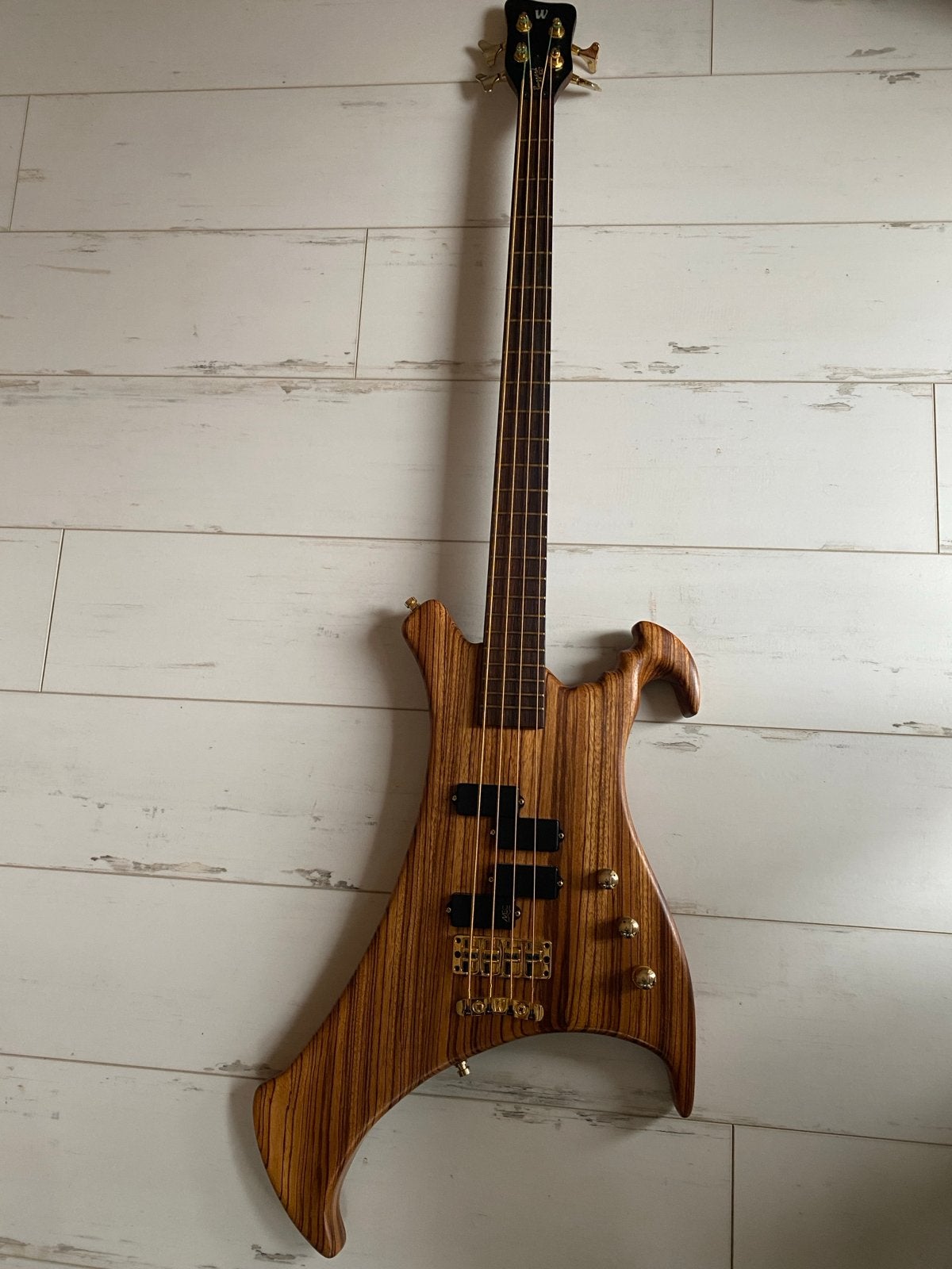 Warwick Buzzard Bolt-On 4-snarige basgitaar, Ophalen, Gebruikt, Elektrisch