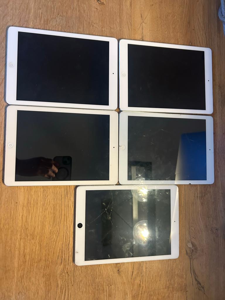Partij van 5 defecte Apple iPads - Voor onderdelen/reparatie, 10 inch, Apple iPad, Wit, Ophalen of Verzenden
