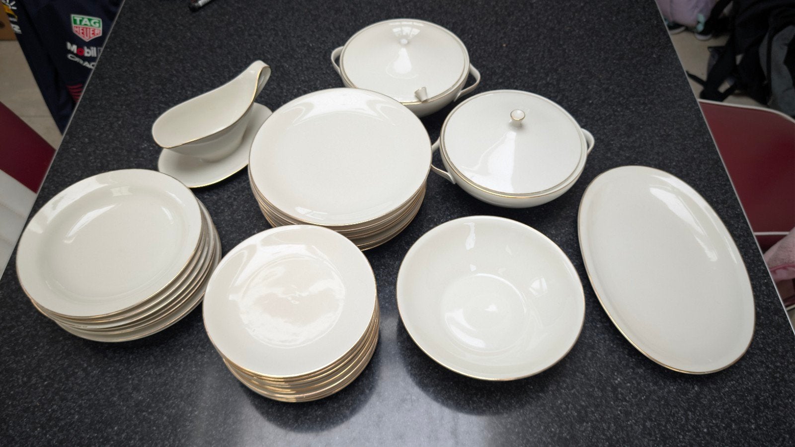 Vintage porseleinen servies met gouden rand, Antiek en Kunst, Ophalen