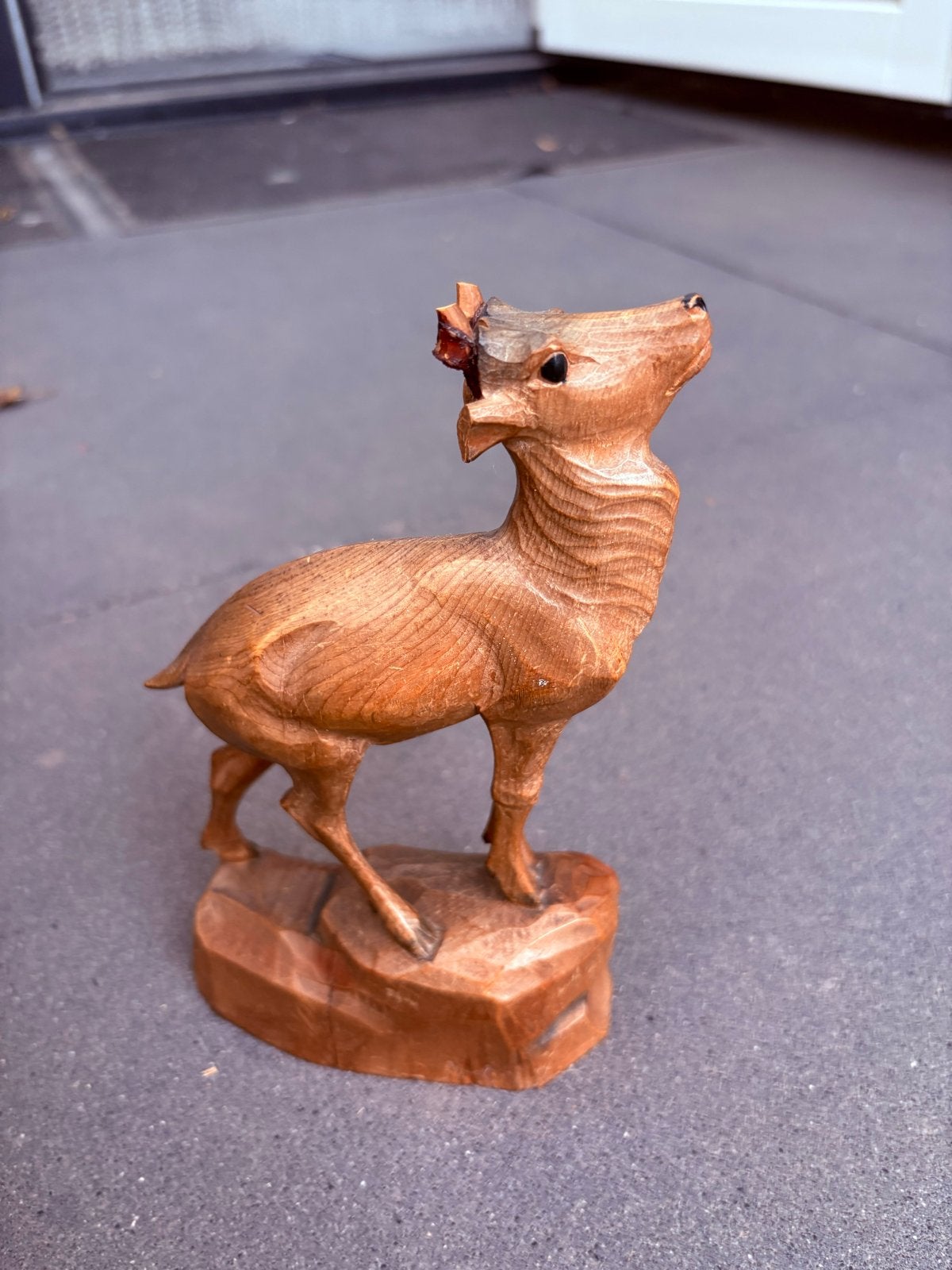 Houten beeldje van een hert - Handgesneden decoratie, Minder dan 20 cm, Ophalen of Verzenden, Beeld, Hout