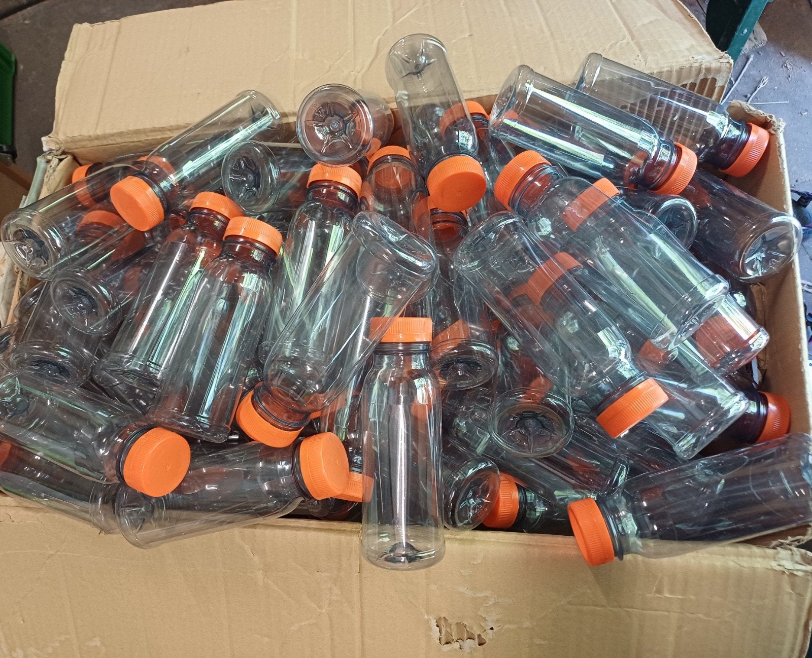 150 nieuwe plastic flesjes voor sap, Ophalen of Verzenden