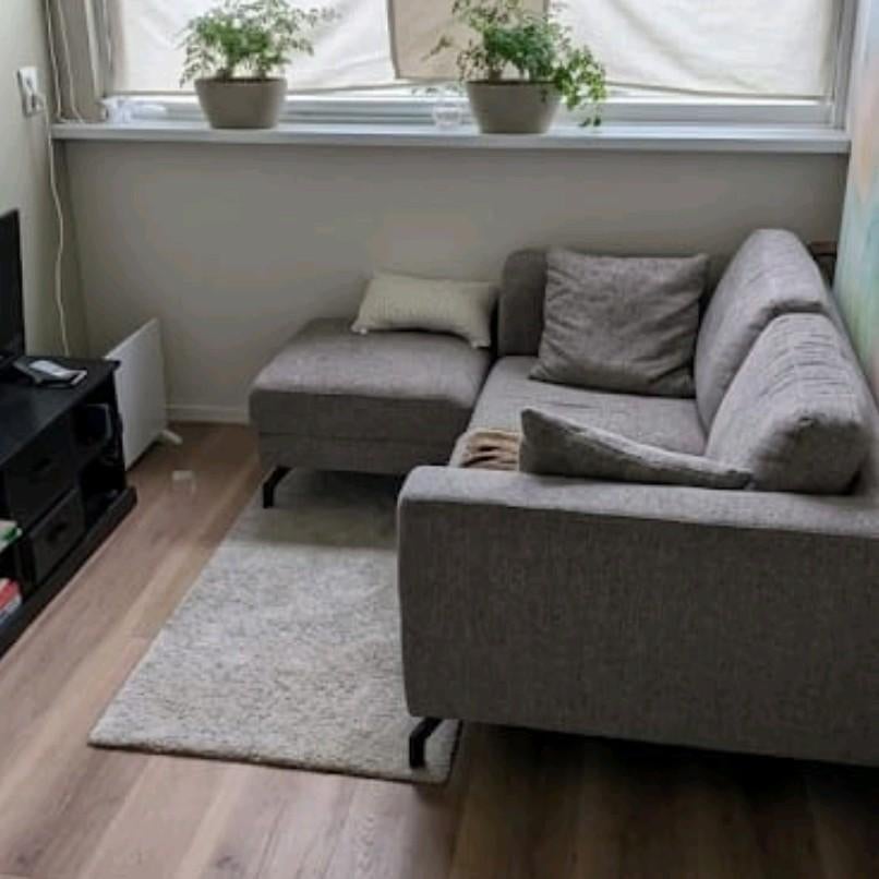Lissabon grijze seats and sofa bank 2 zits plus hocker, Huizen en Kamers, Kamers te huur