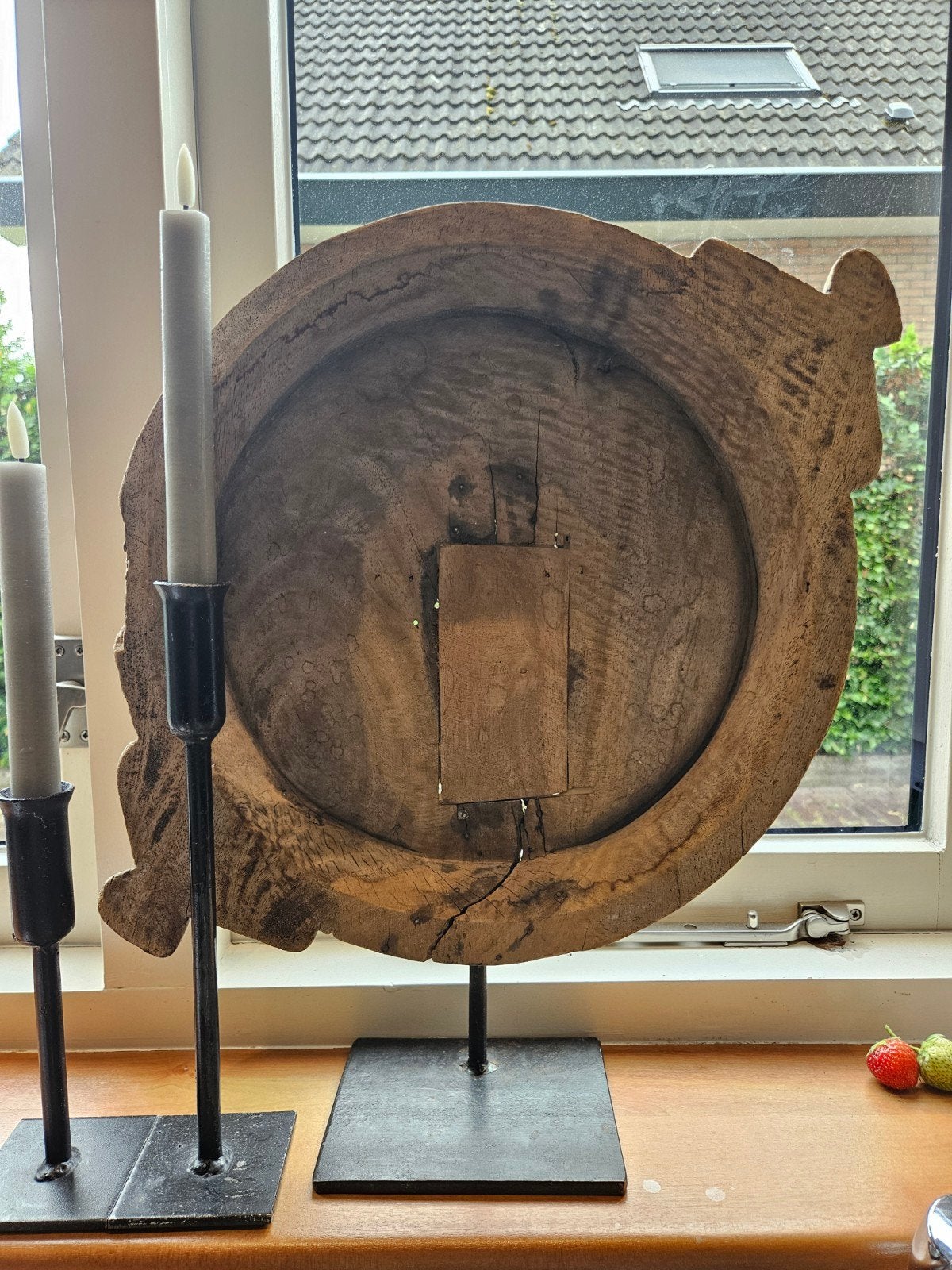 Mooie trog op standaard, Ophalen