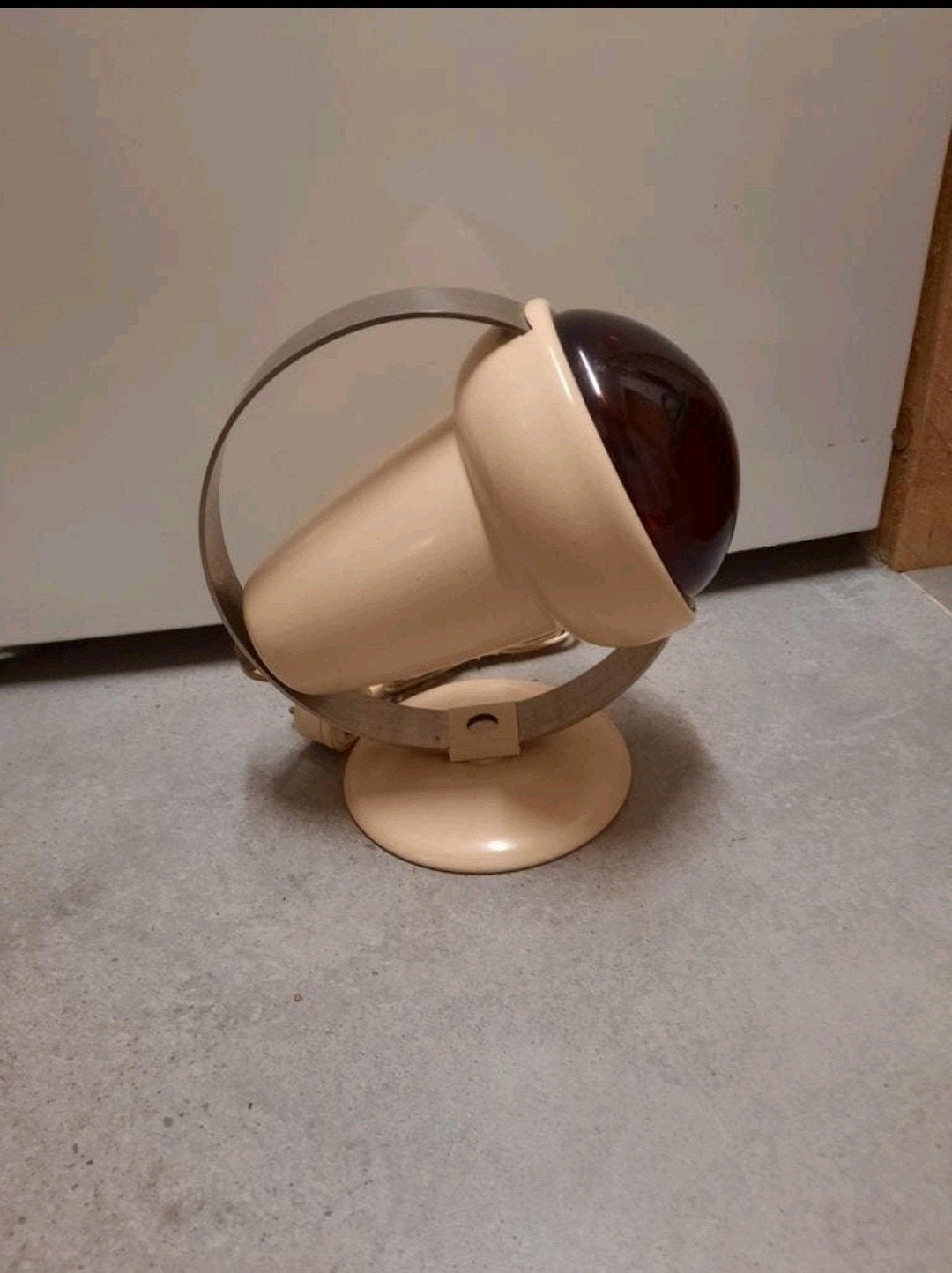 Vintage retro Philips  ?  Warmte lamp spaceage
Vintage en mo, Huis en Inrichting, Lampen | Tafellampen, Nachtlamp, Wit, Ophalen of Verzenden
