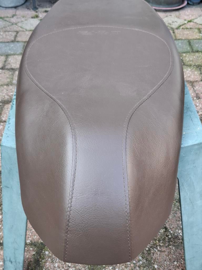 Nieuw scooterzadel kleur bruin FIDL III, Ophalen, Nieuw, Vespa