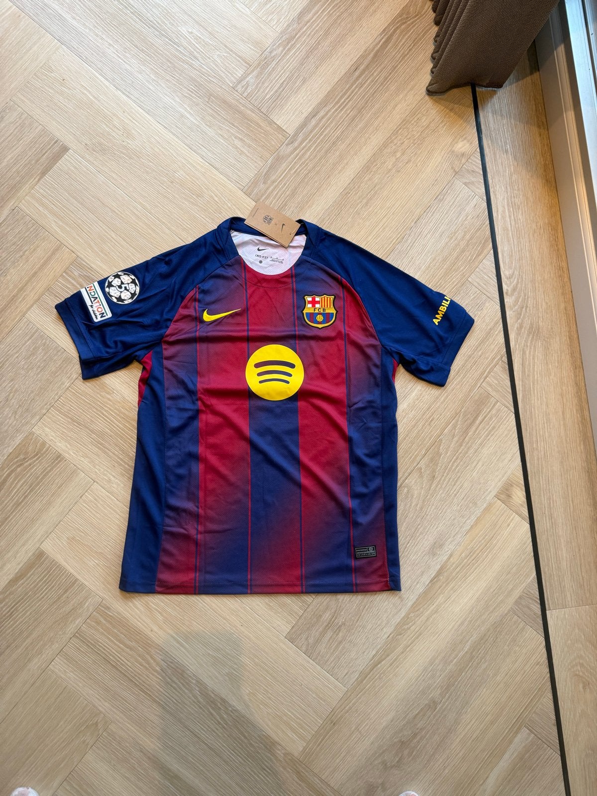 FC Barcelona Lamine Yamal 10 shirt - Maat M - Nieuw, Maat M, Ophalen of Verzenden, Nieuw, Shirt