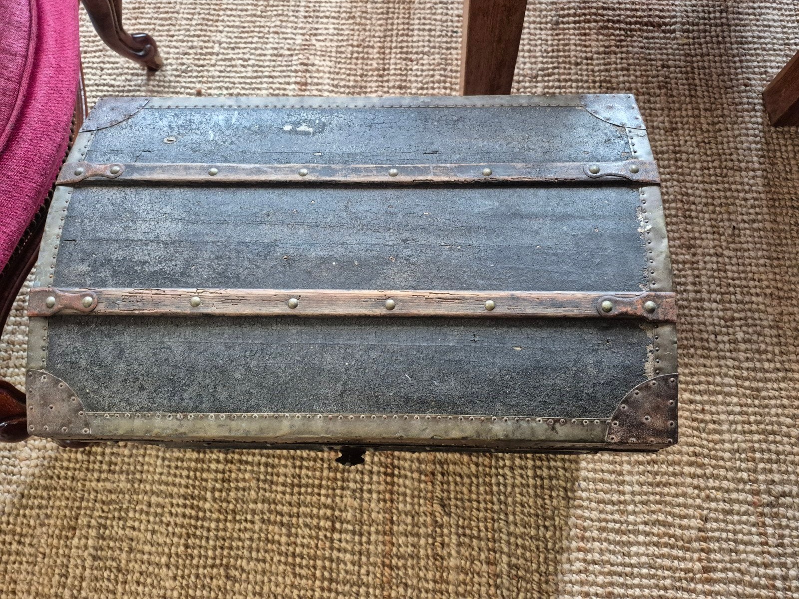 Antieke Franse reiskoffer/kist van Eugène Degrusse, Huis en Inrichting, Woonaccessoires | Kisten, 50 – 75, Gebruikt, 50 tot 100 cm