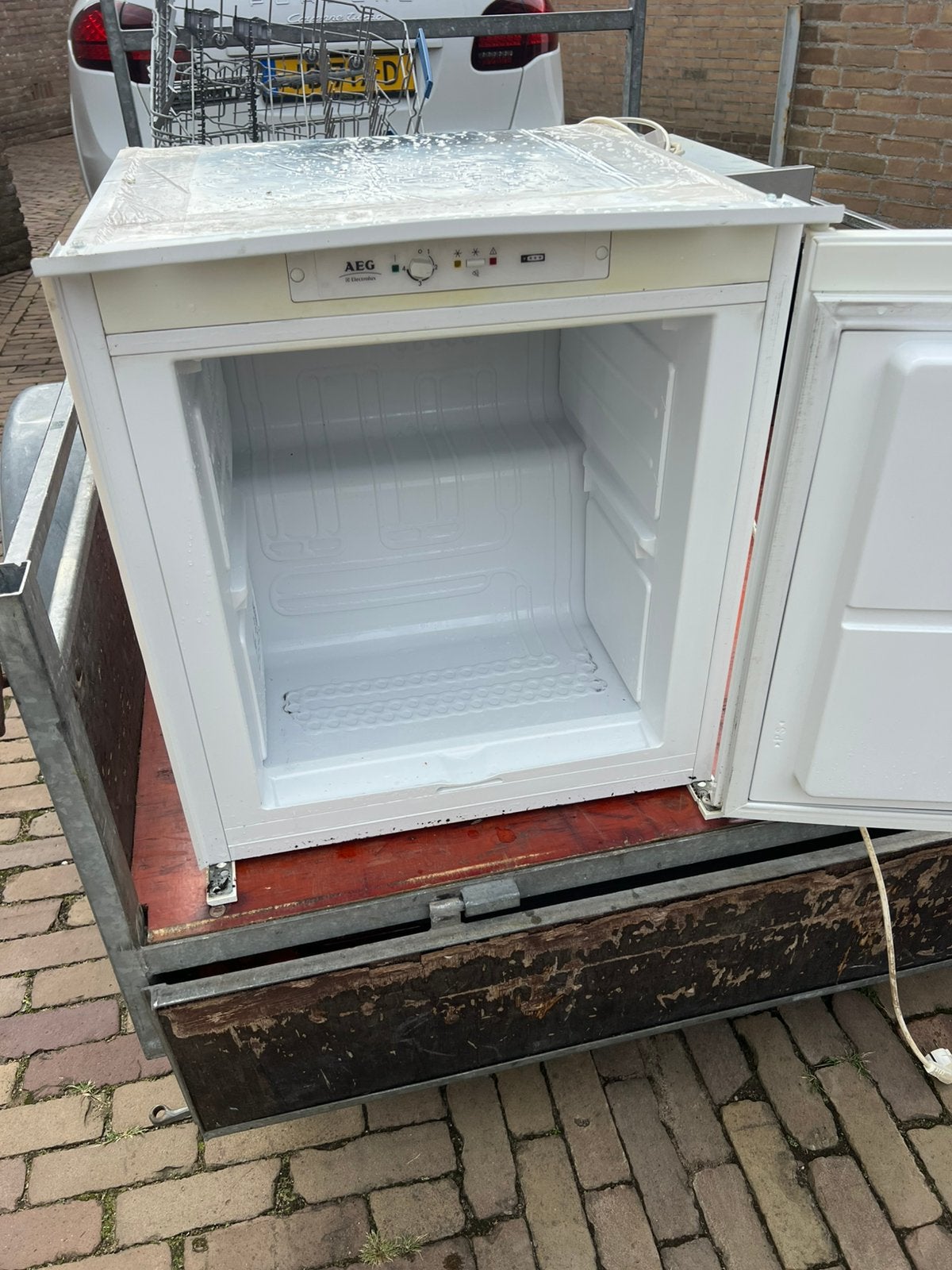 Kleine inbouw vriezer  aeg, Ophalen of Verzenden, Zo goed als nieuw, Inbouw, Minder dan 60 cm