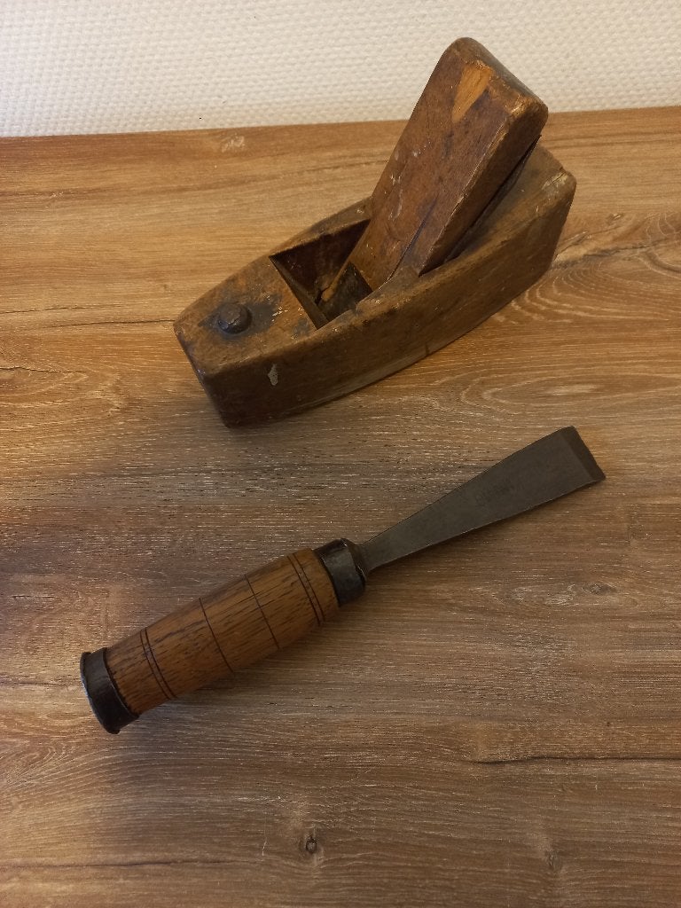 Beitel plus oude schaaf van de klompenmaker geweest, Antiek en Kunst, Ophalen of Verzenden