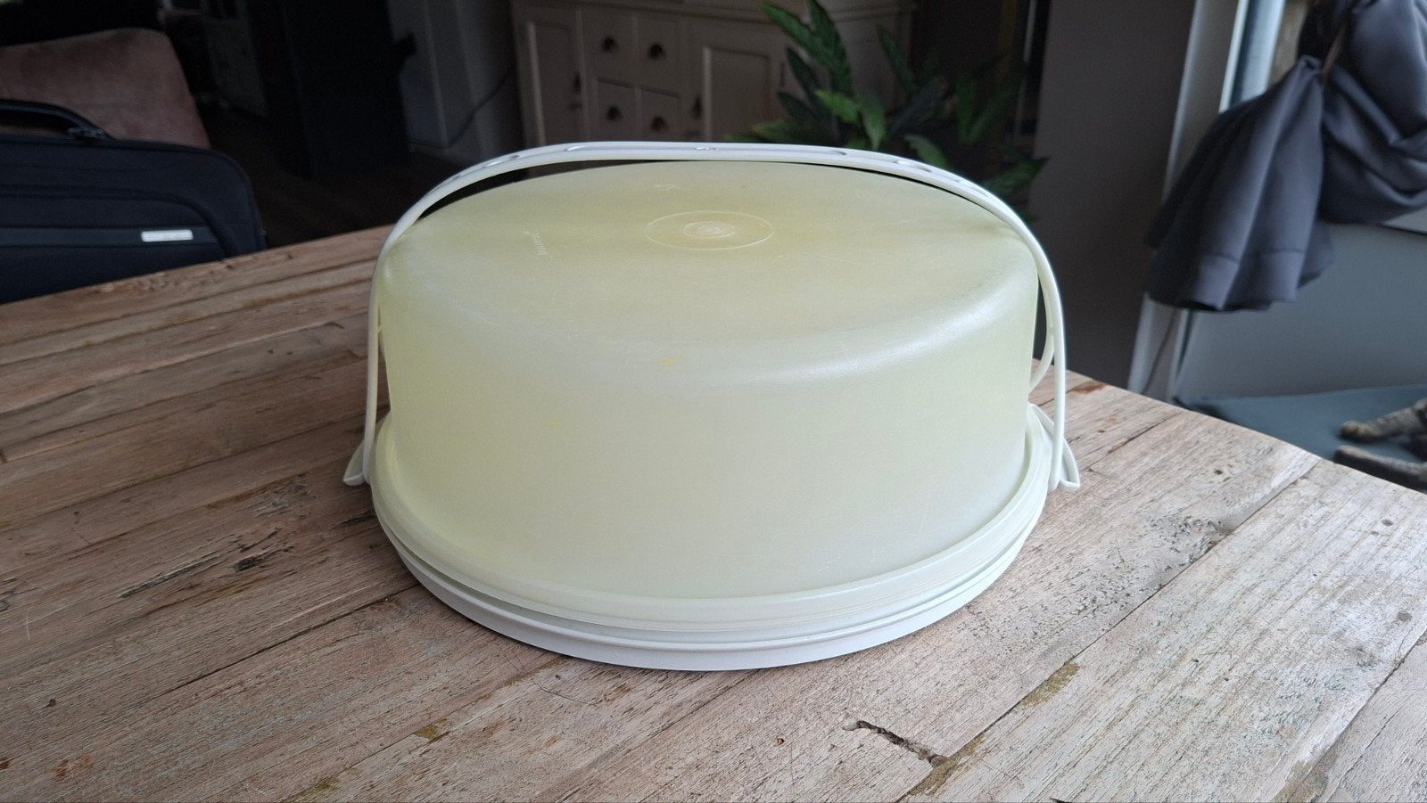 Vintage Tupperware Taartdoos/ Cake Taker - 33 cm ø, Ophalen of Verzenden, Gebruikt, Crème, Bak of Kom