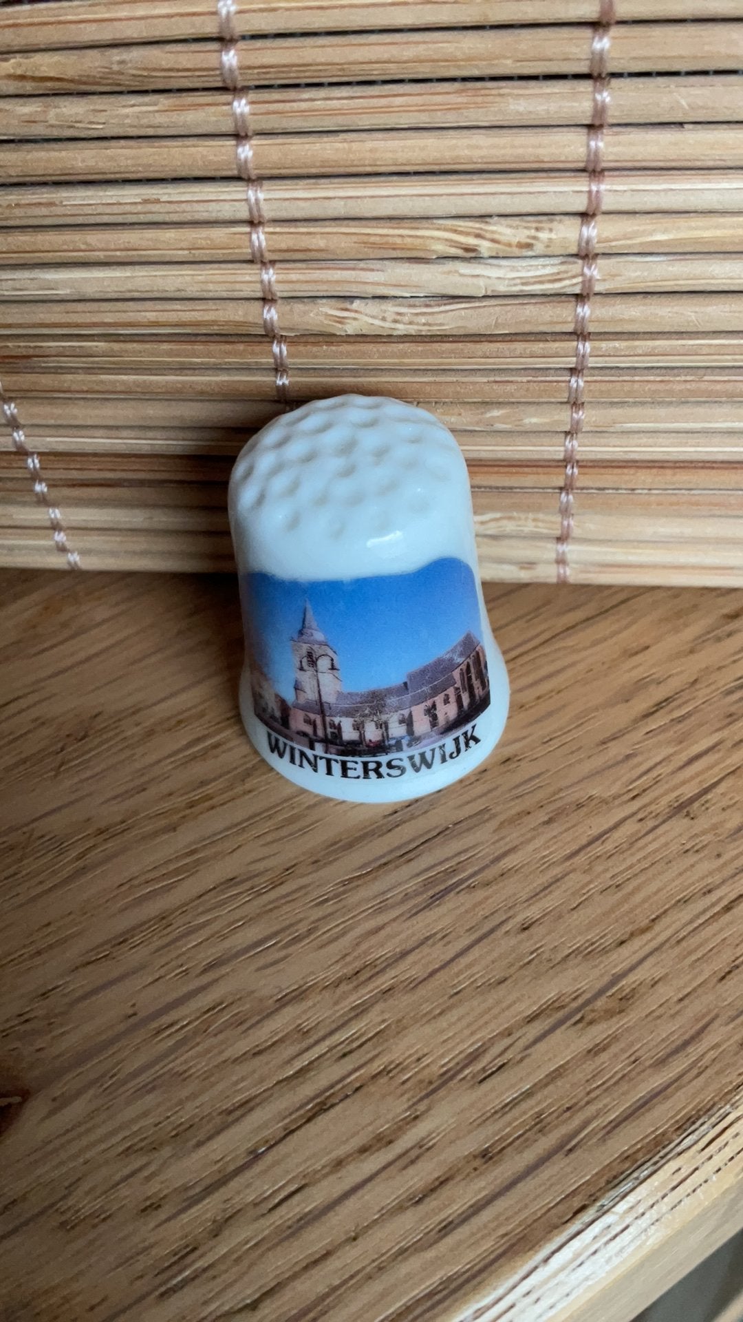 Winterswijk vingerhoed vingerhoedje vingerhoedjes, Verzamelen, Vingerhoedjes, Ophalen of Verzenden, Nieuw, Porselein, Nederland